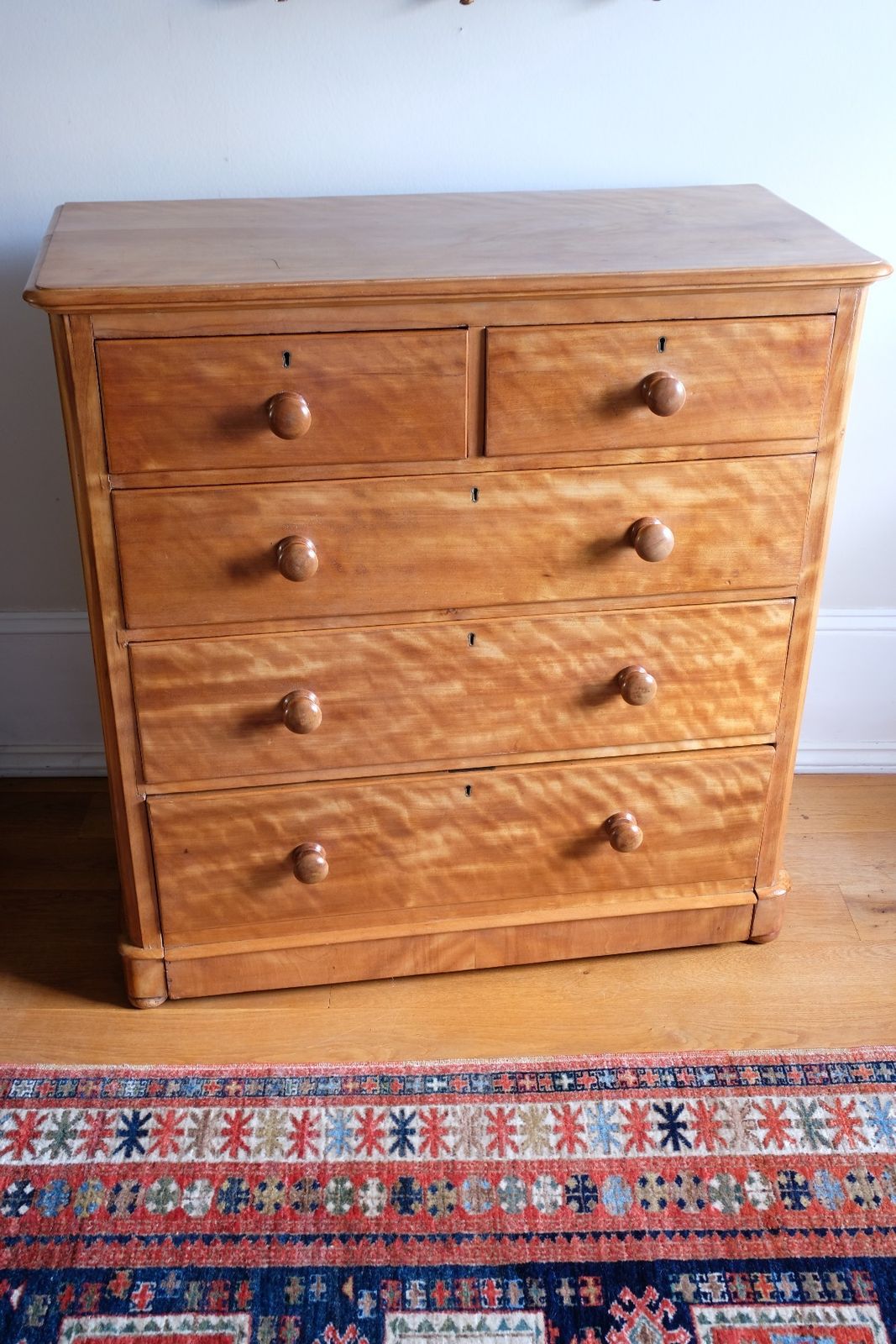 photo vinterior Victorian Scottish Satin Birch Chest Of Drawers With Plinth Drawer