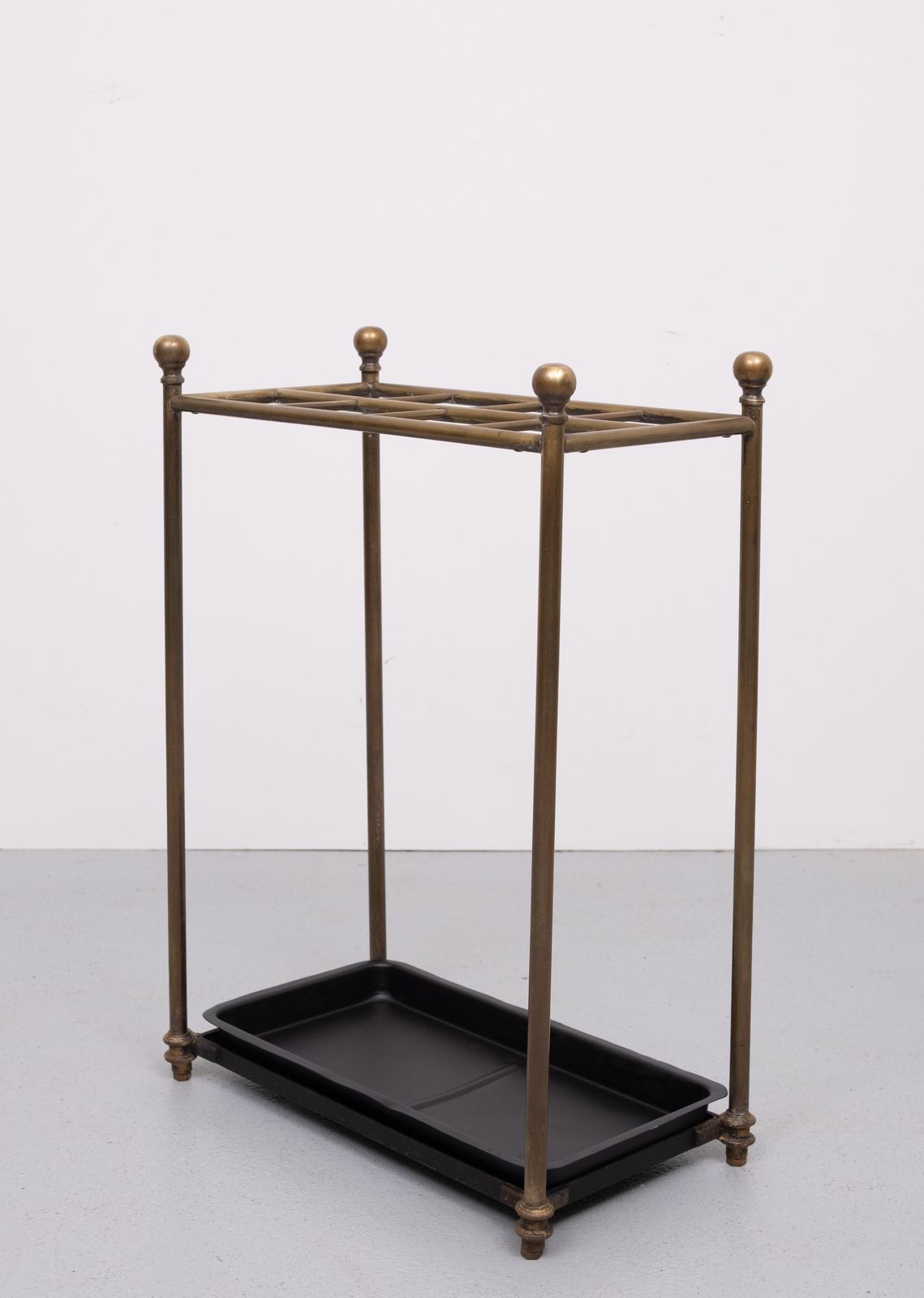 Rechthoekige Paraplubak Van Messing En Gietijzer. Frans. Ca. 1900
