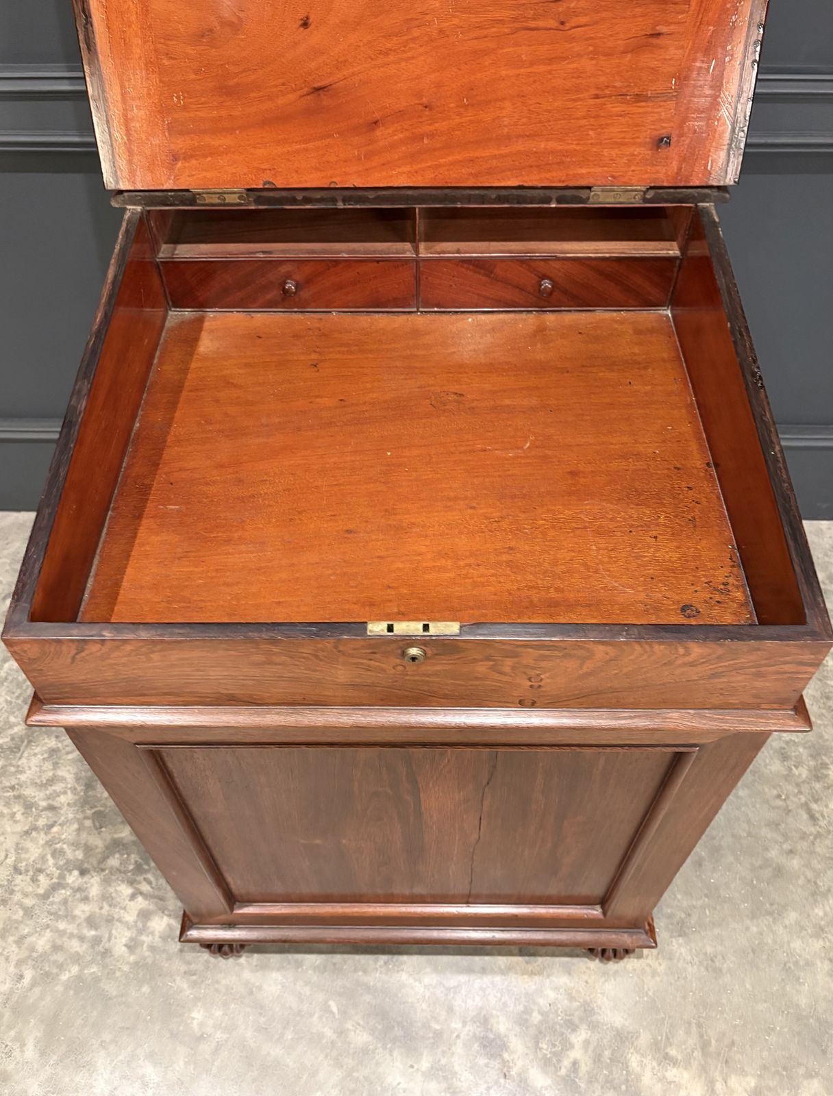 Furniture Large 19th Century Rosewood Davenport Desk photo