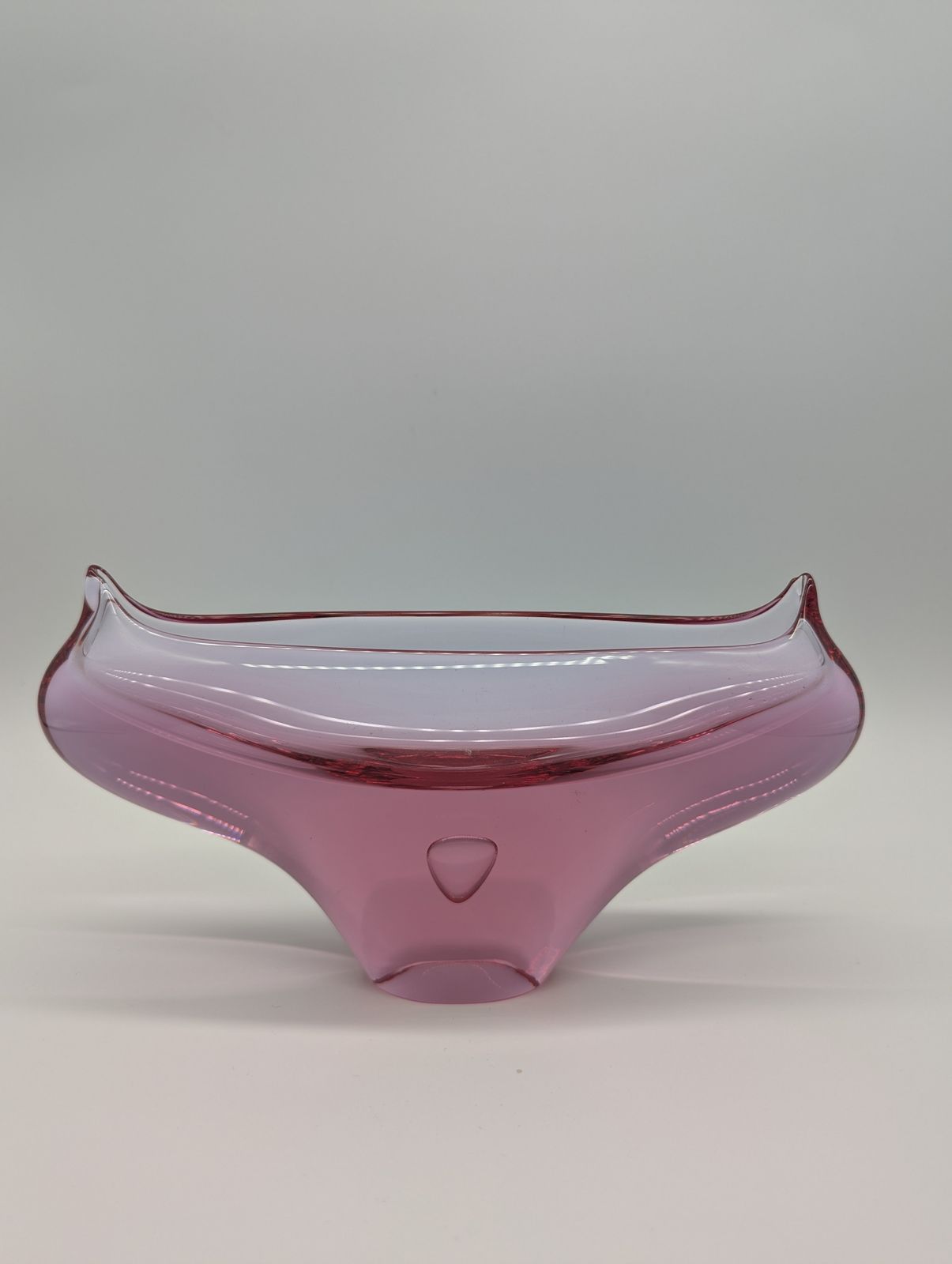 Czech Art Glass Bowl By Miloslav Klinger For železný Brod Sklo, Pink Sculptural Centrepiece, 1960s