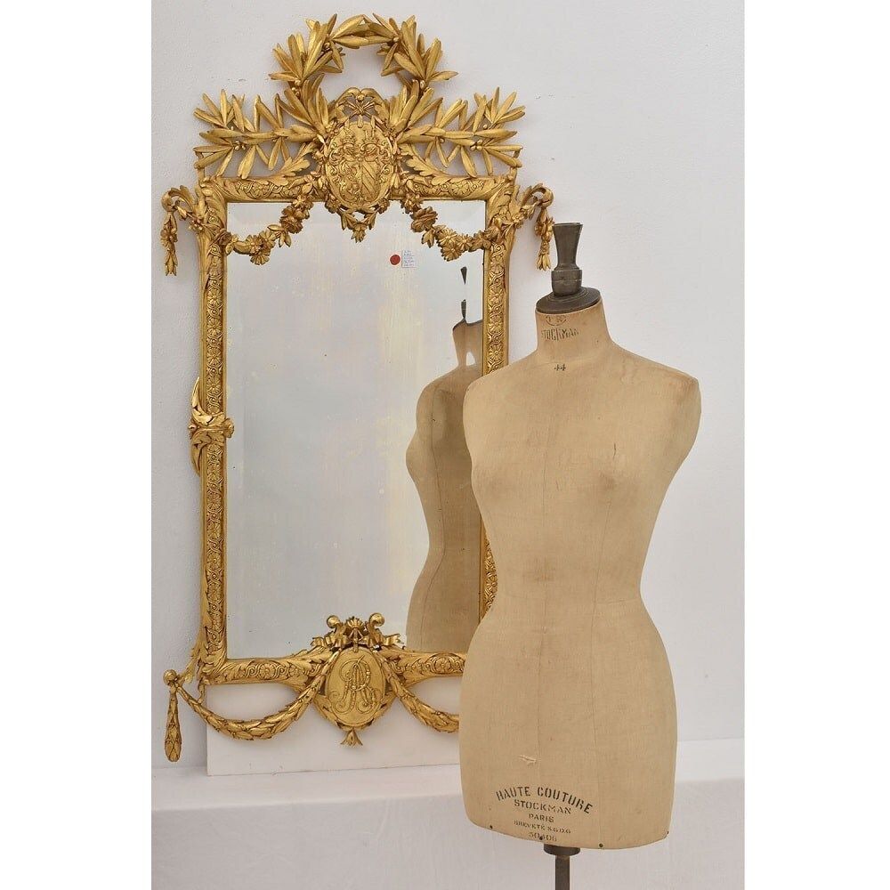 Antique Gold Leaf Wall Mirror Avec Laurel Garland, Carved And Gilded Wood Frame, XIX Century. (Spc193) photo for sale