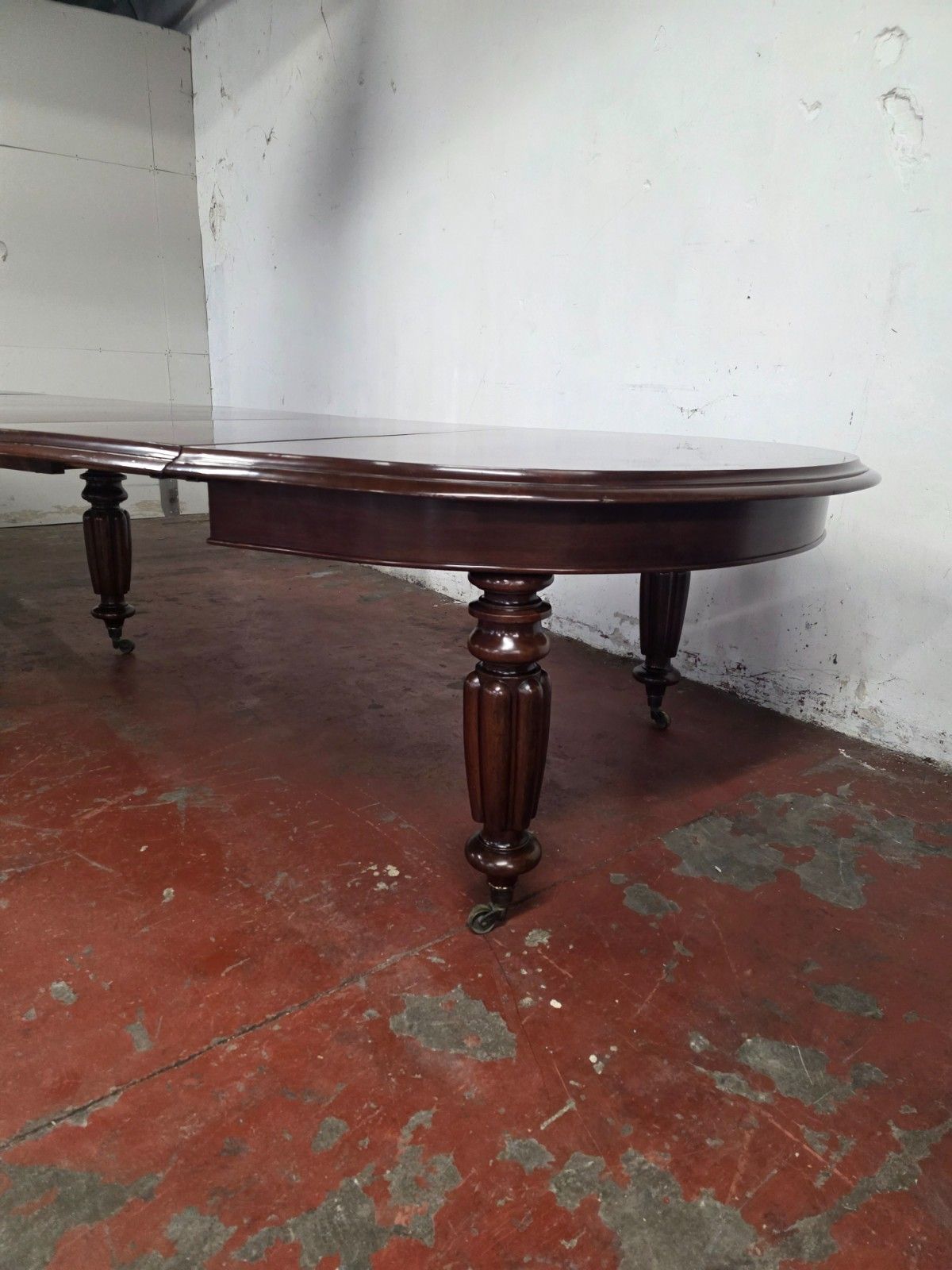 photo furniture Antique Large William IV Mahogany Banquet/Extending Dining Table 1840s.