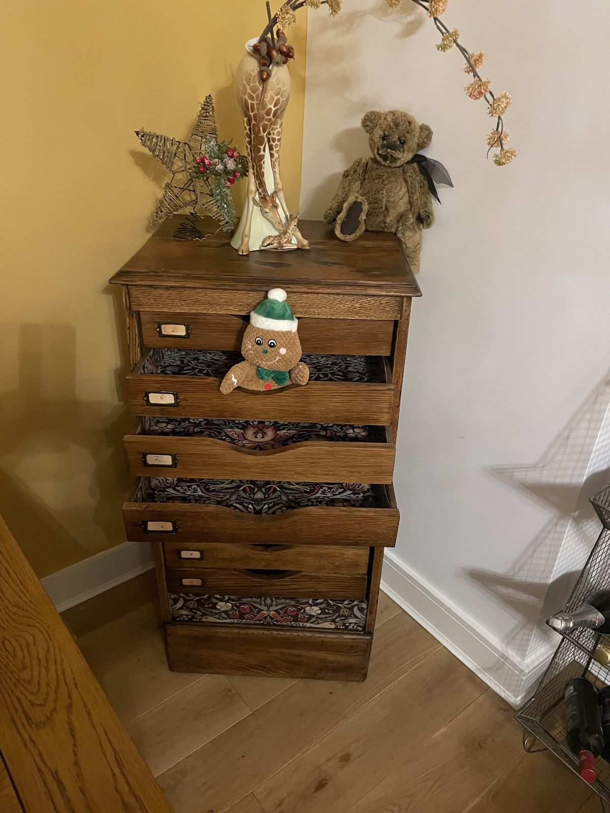Early 20th. Century 9 Drawer Oak Cabinet