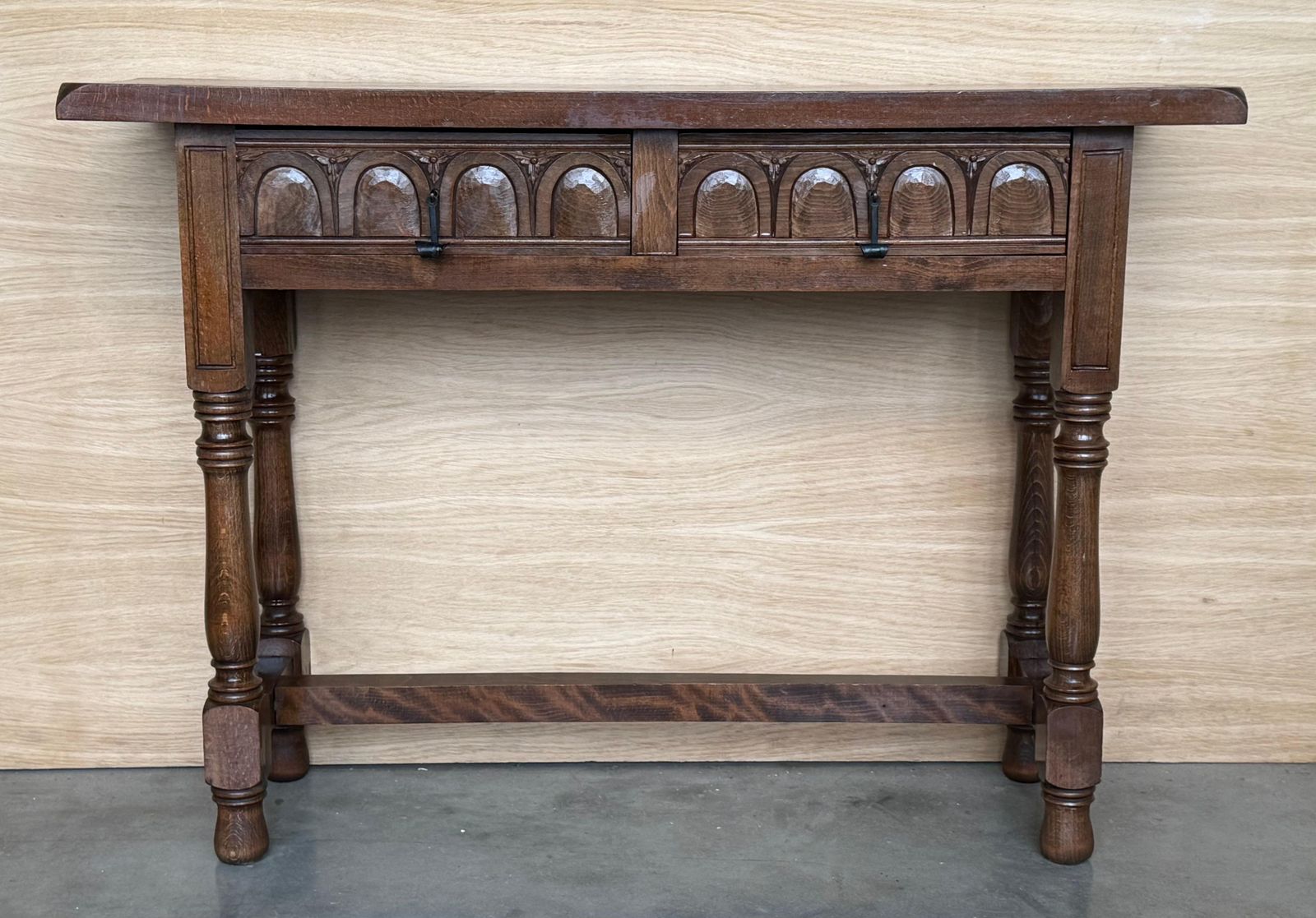Early 20th Century Spanish Carved Console Table With Fluted Legs photo furniture