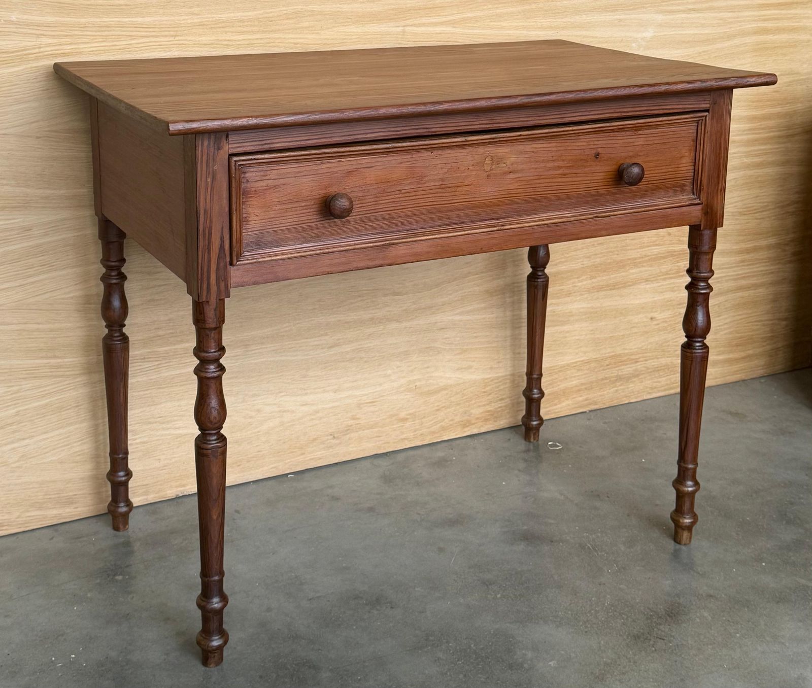 Table console ou table de canapé espagnole rustique en pin « Mobila », avec tiroir photo for sale
