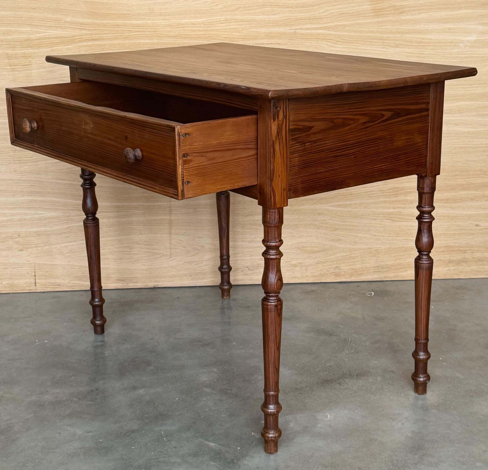 photo for sale Table console ou table de canapé espagnole rustique en pin « Mobila », avec tiroir