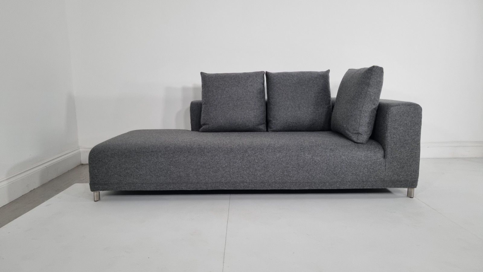 Ligne Roset Opium Chaise Unit In Luxurious Grey Wool In Excellent Condition photo furniture