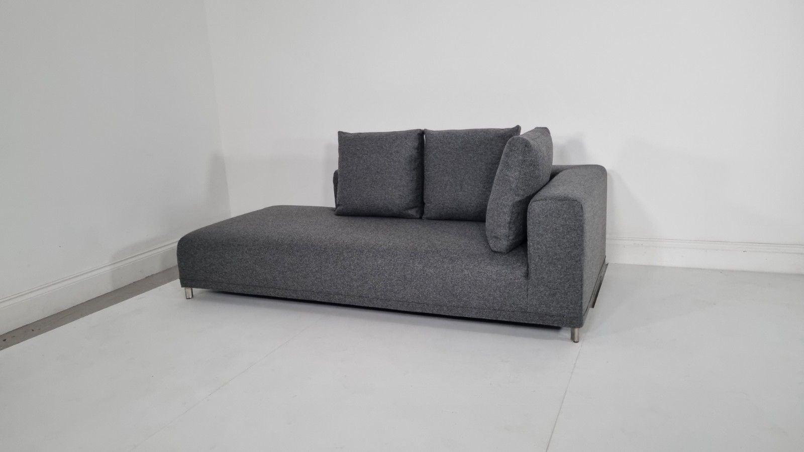 Ligne Roset Opium Chaise Unit In Luxurious Grey Wool In Excellent Condition photo 2220.0