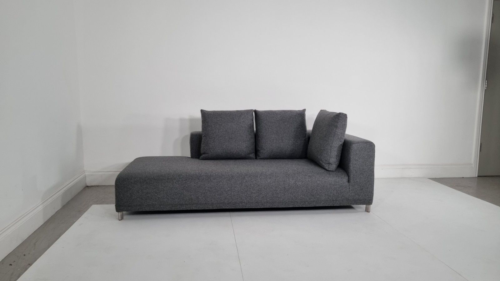 Furniture Ligne Roset Opium Chaise Unit In Luxurious Grey Wool In Excellent Condition photo