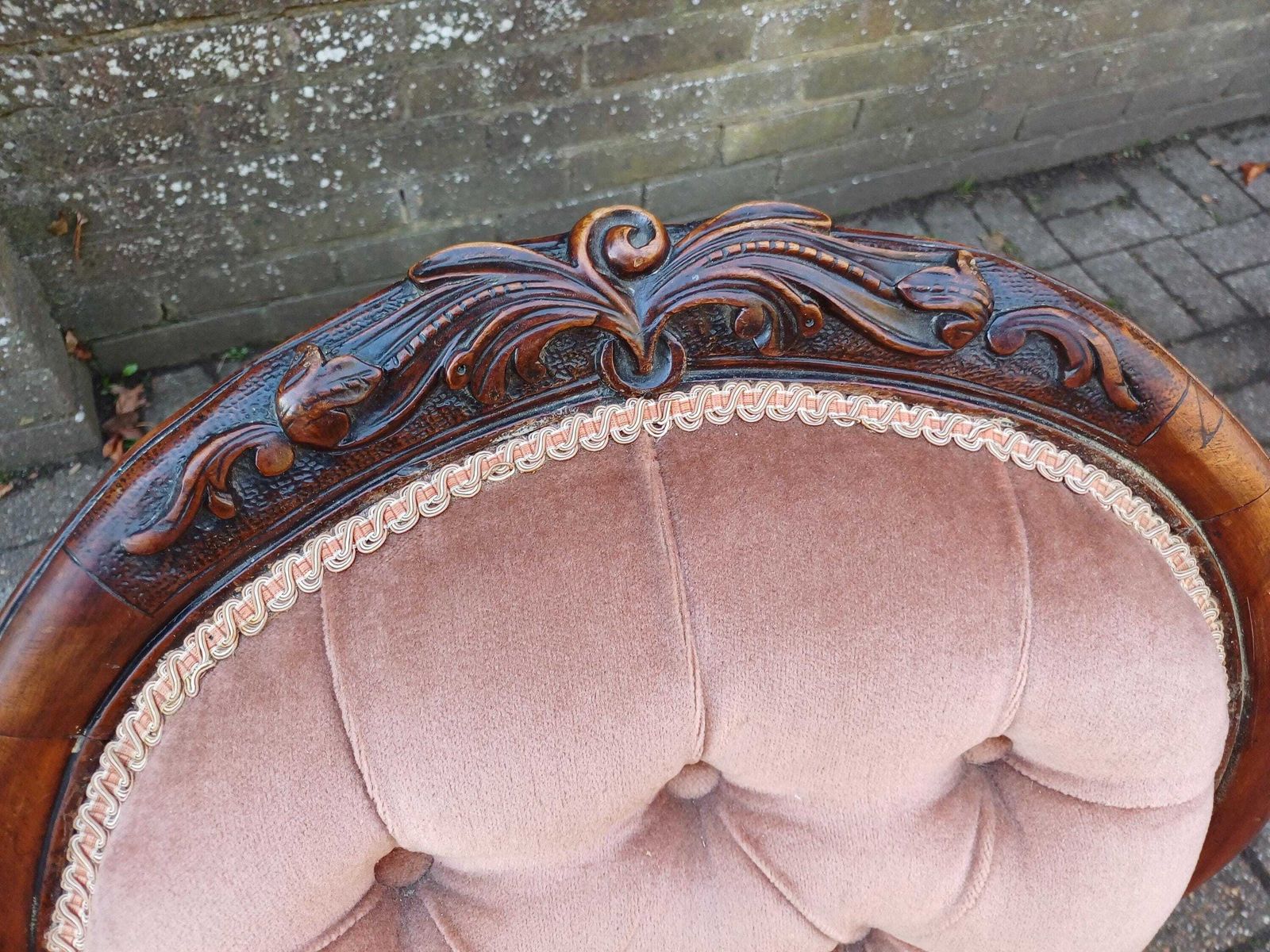 Antique Victorian Spoon Back Chair, Carved Mahogany Nursing Chair Deep Button Velvet Upholstery 19th Century Accent Chair Free Hand Delivery photo Furniture