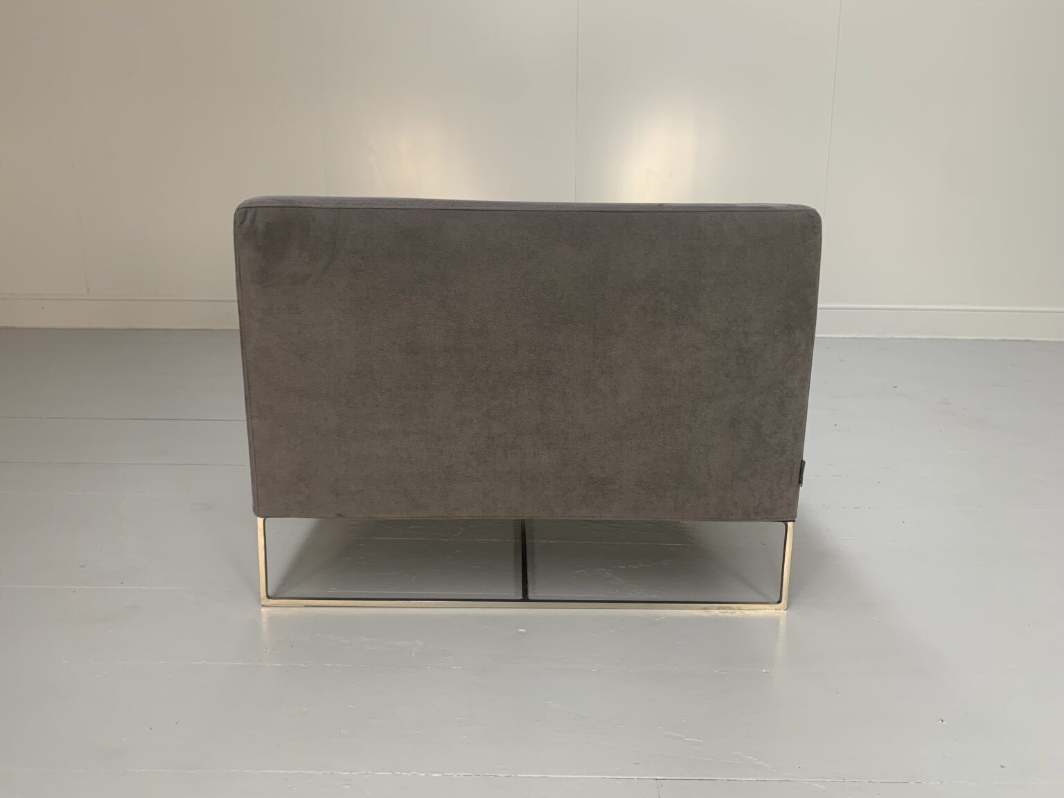 Minotti “Klee” Armchair – In Grey Alcantara photo 1000.0