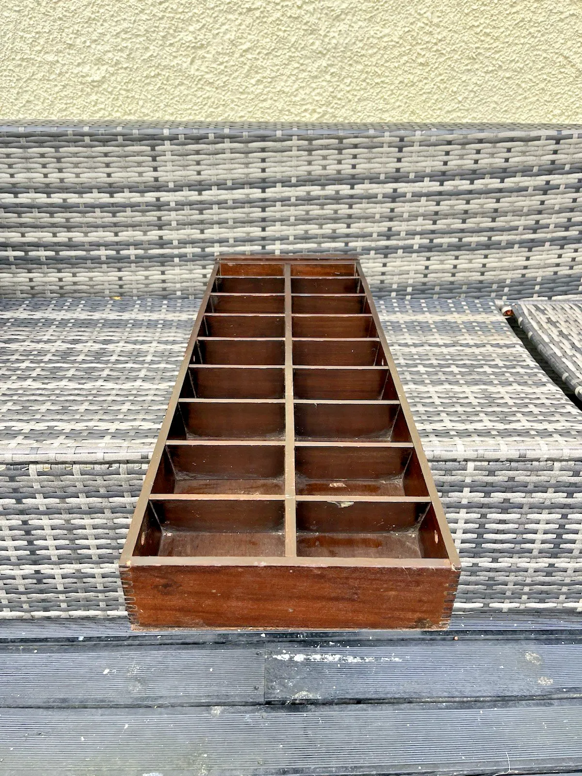 photo vinterior Vintage Wooden Pigeon 18 Hole Storage Rack Wall Unit Shelf Shop Display Cabinet