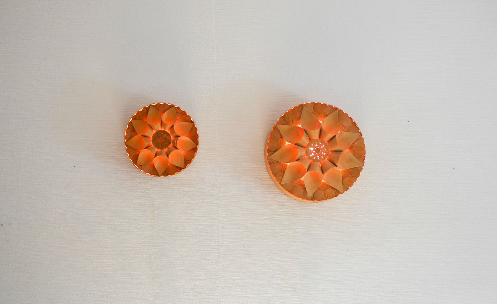 Zweedse Handgemaakte Houten Wandlampen, Set Van 2 photo for sale