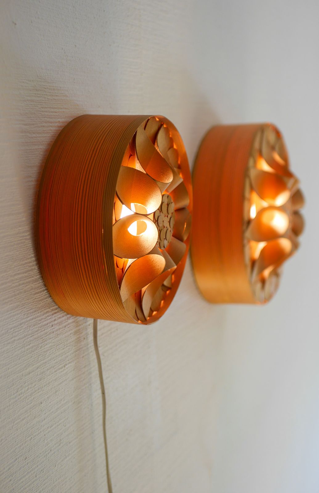Zweedse Handgemaakte Houten Wandlampen, Set Van 2 photo Verlichting