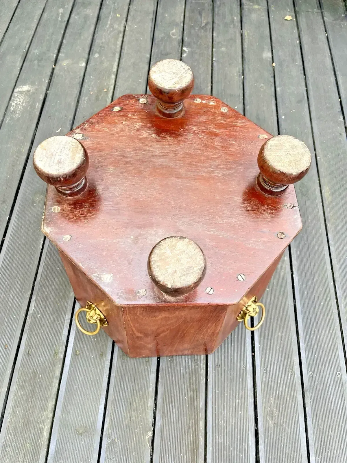 photo vinterior 19th C Country House Octagonal Cellarette Wine Cooler 4 Brass Lion Head Handles
