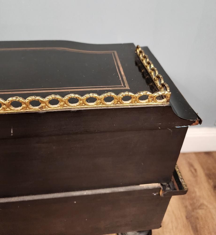 photo vinterior French Napoleon III Ebonised And Gilt Bronze Writing Desk Bonheur Du Jour 1880