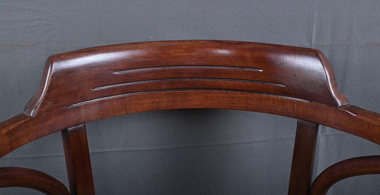 Armchair In Bent Beechwood, Maison Baumann – Early 20th Century photo vinterior