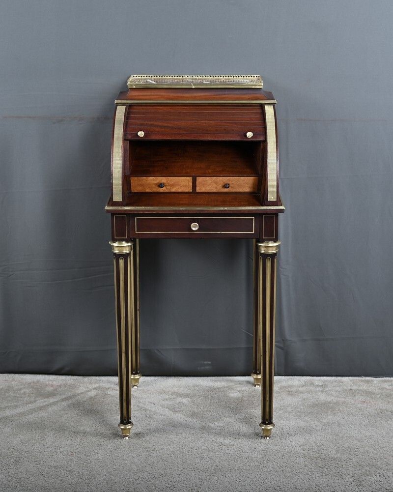Small Mahogany Parlor Cabinet, Louis XVI Style – Second Half Of The 19th Century photo vintage
