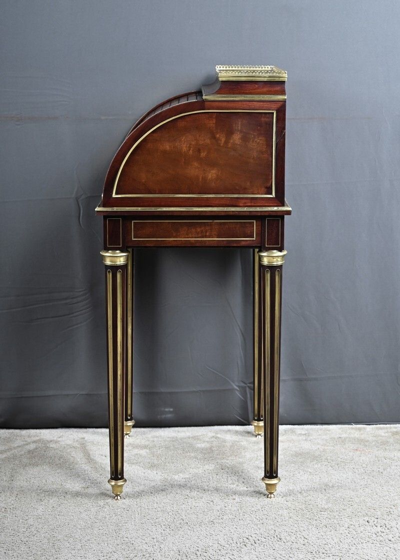 photo buy Small Mahogany Parlor Cabinet, Louis XVI Style – Second Half Of The 19th Century