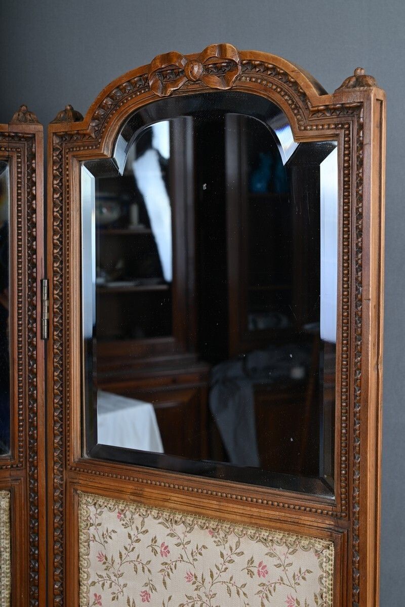 Walnut Screen, Louis XVI Style – Early 20th Century photo vinterior