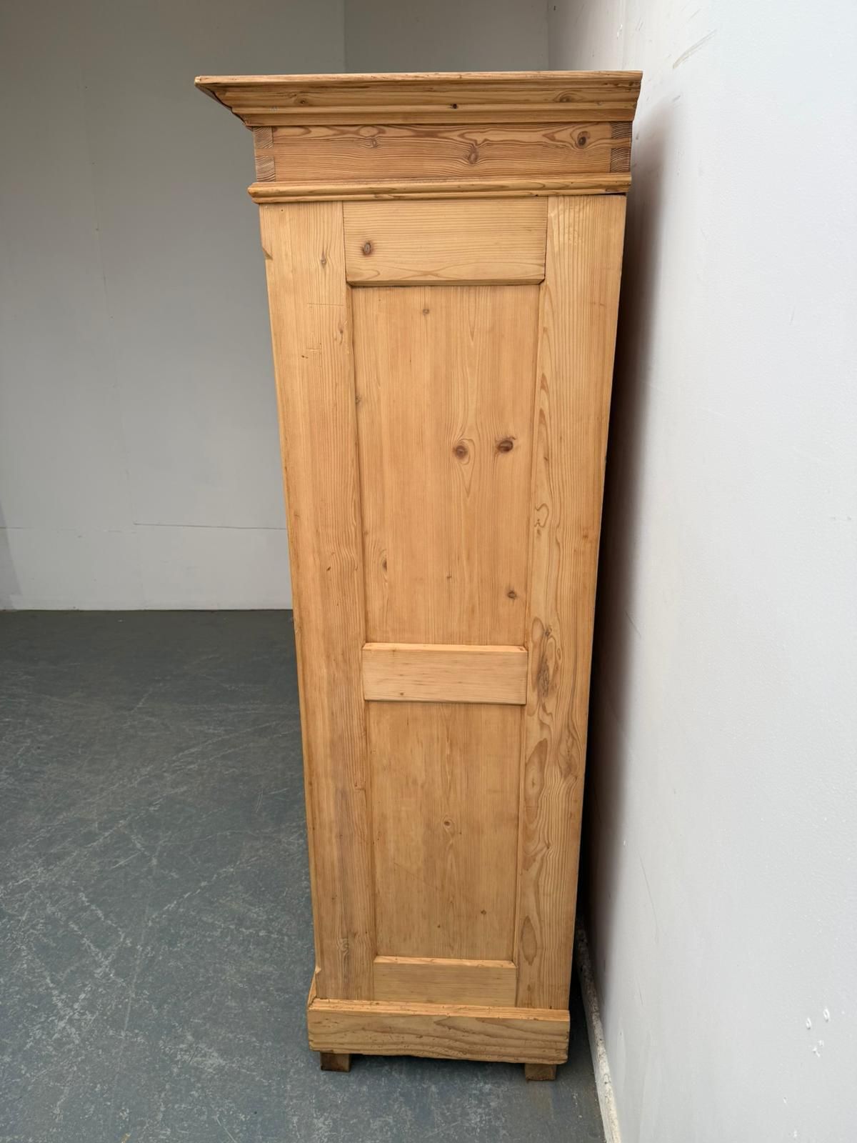 An Amazing Georgian Pine Linen Knockdown Wardrobe To Wax/Paint photo vintage
