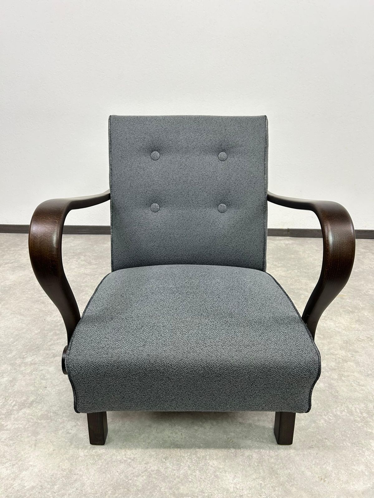 photo furniture Art Deco Amrchair H320 By J.Halabala For Up Závody