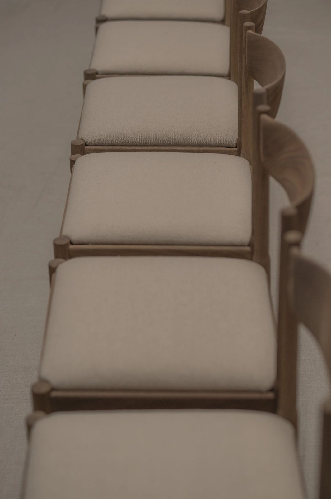 photo vintage Set Of Six Mid Century Dining Chairs After Vico Magistretti
