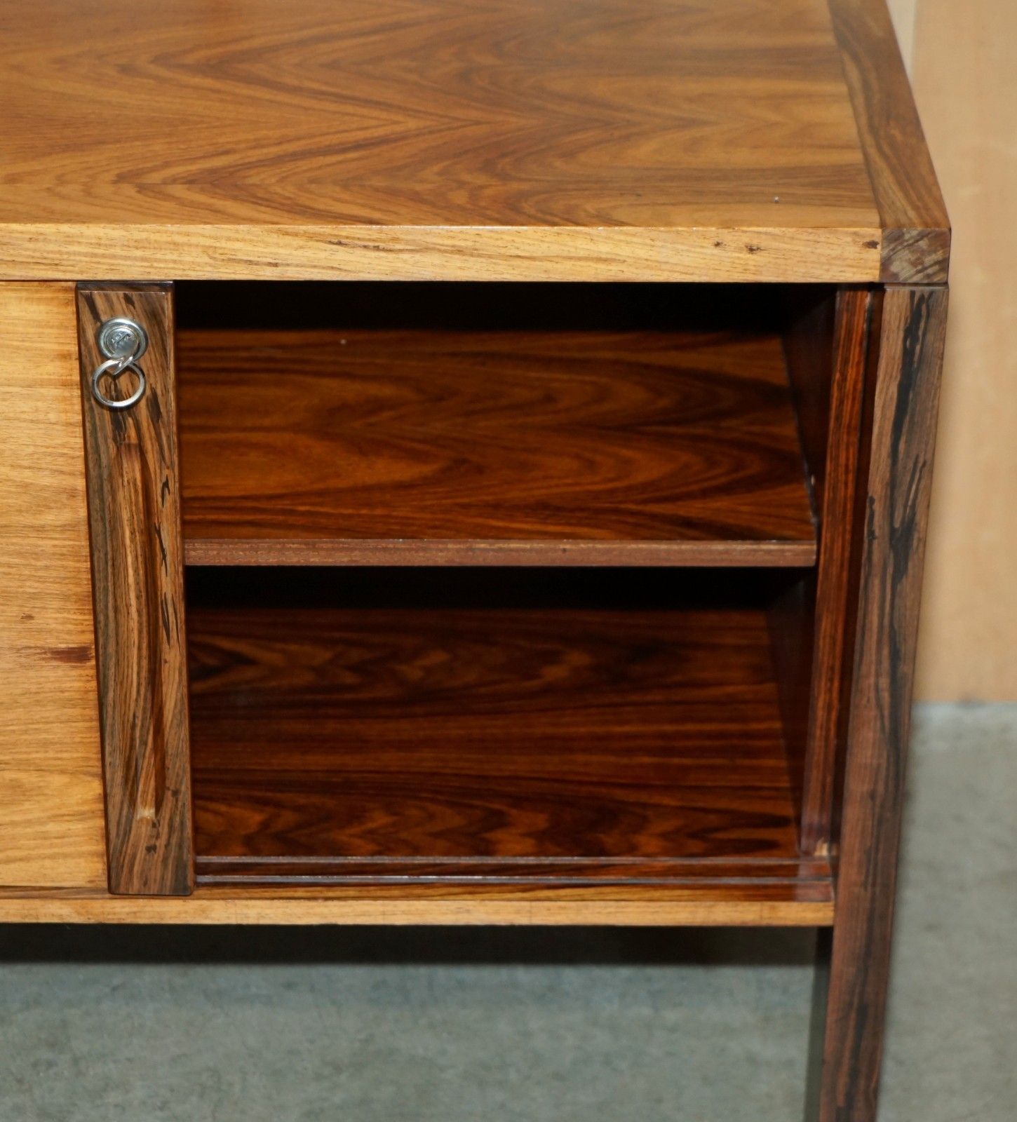 photo vintage Stunning Pair Of Mid Century Modern Brazillian Wood Danish Cabinets Or Cupboards