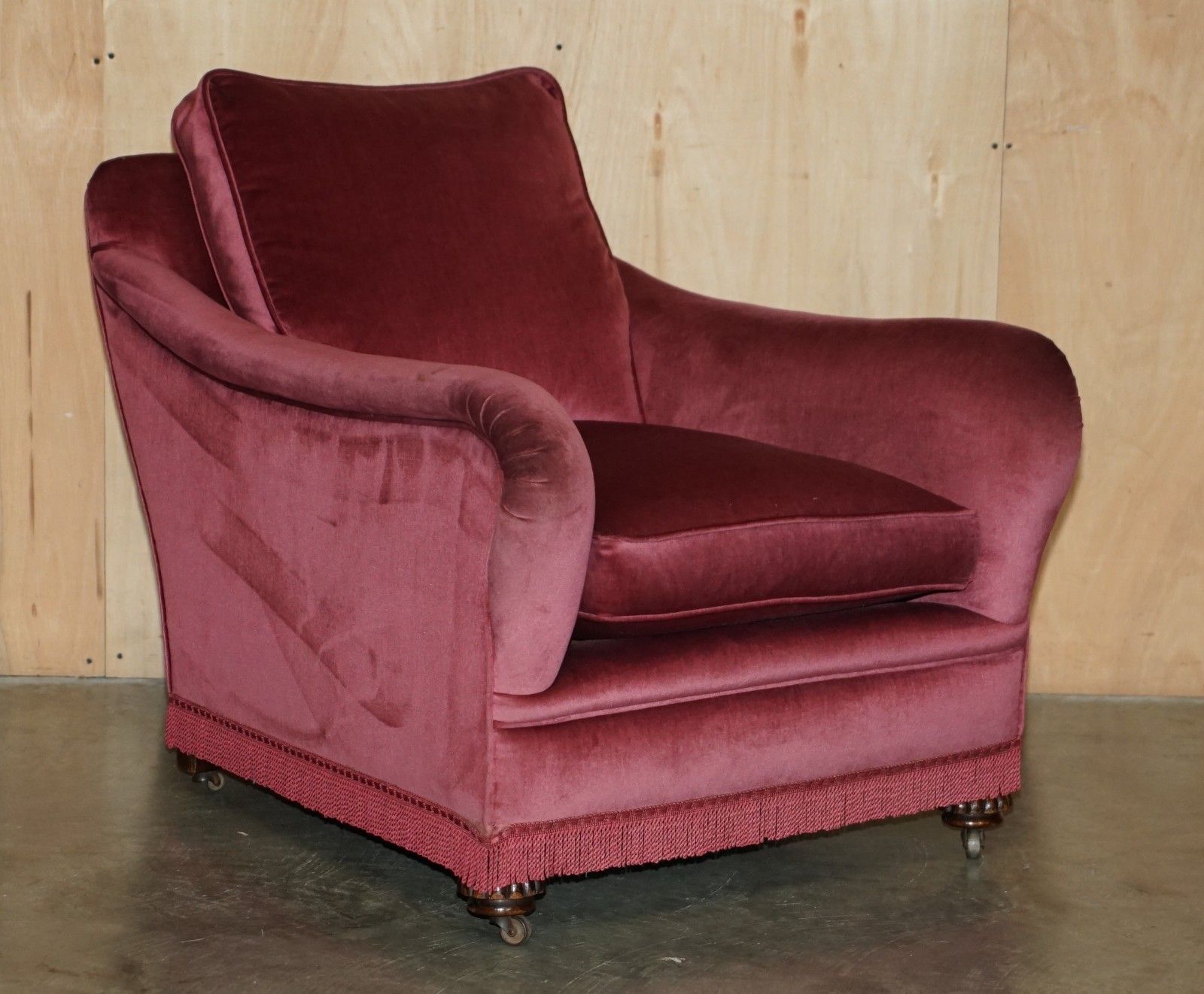 Exquisite Victorian Salmon Velour Upholstered Sofa & Pair Of Armchairs Suite photo for sale