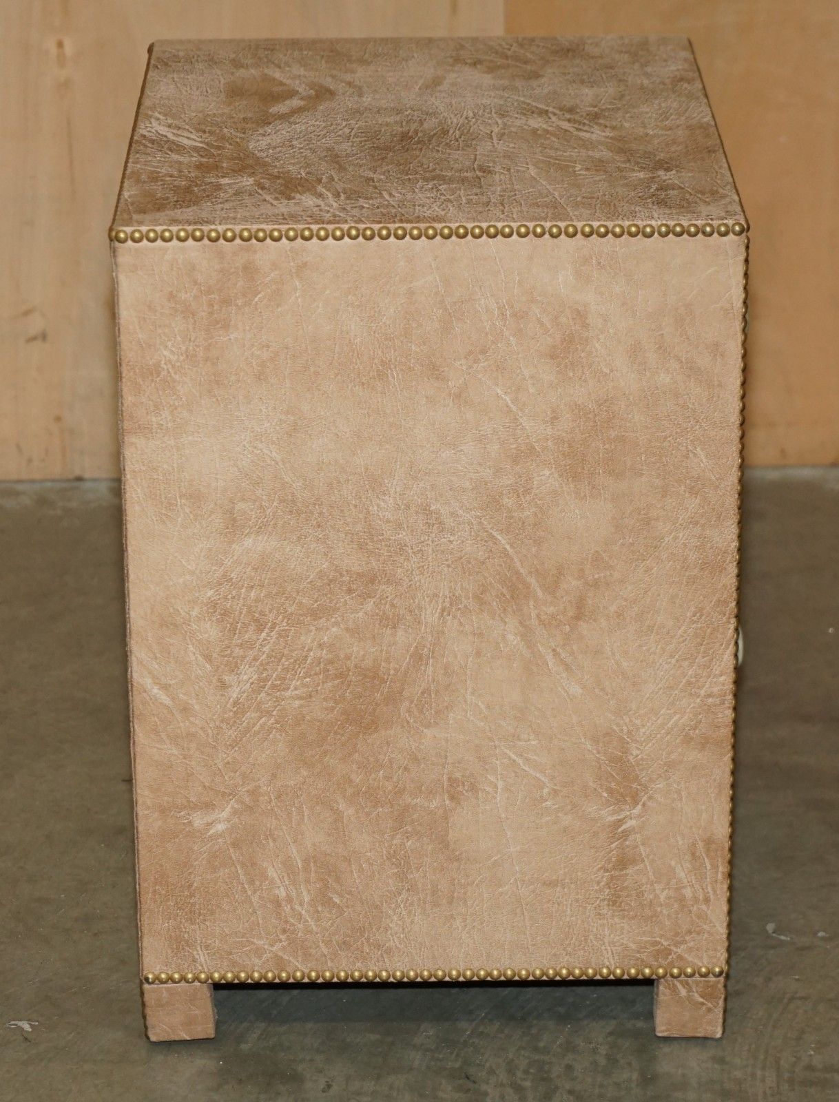 photo furniture Lovely Pair Of Heritage Brown Leather Nightstand Bedside Side End Table Drawers