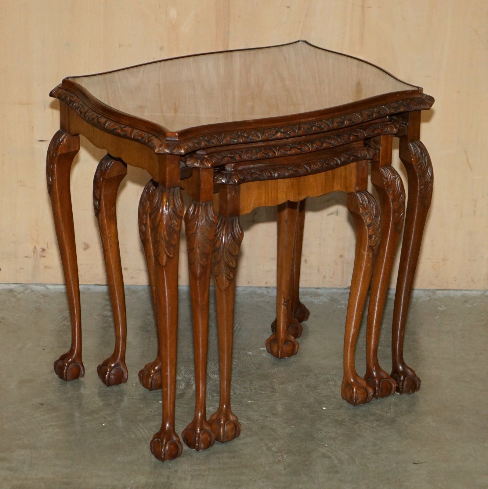 Lovely Vintage Nest Of Three Burr Walnut Claw & Ball Feet Side End Wine Tables photo for sale