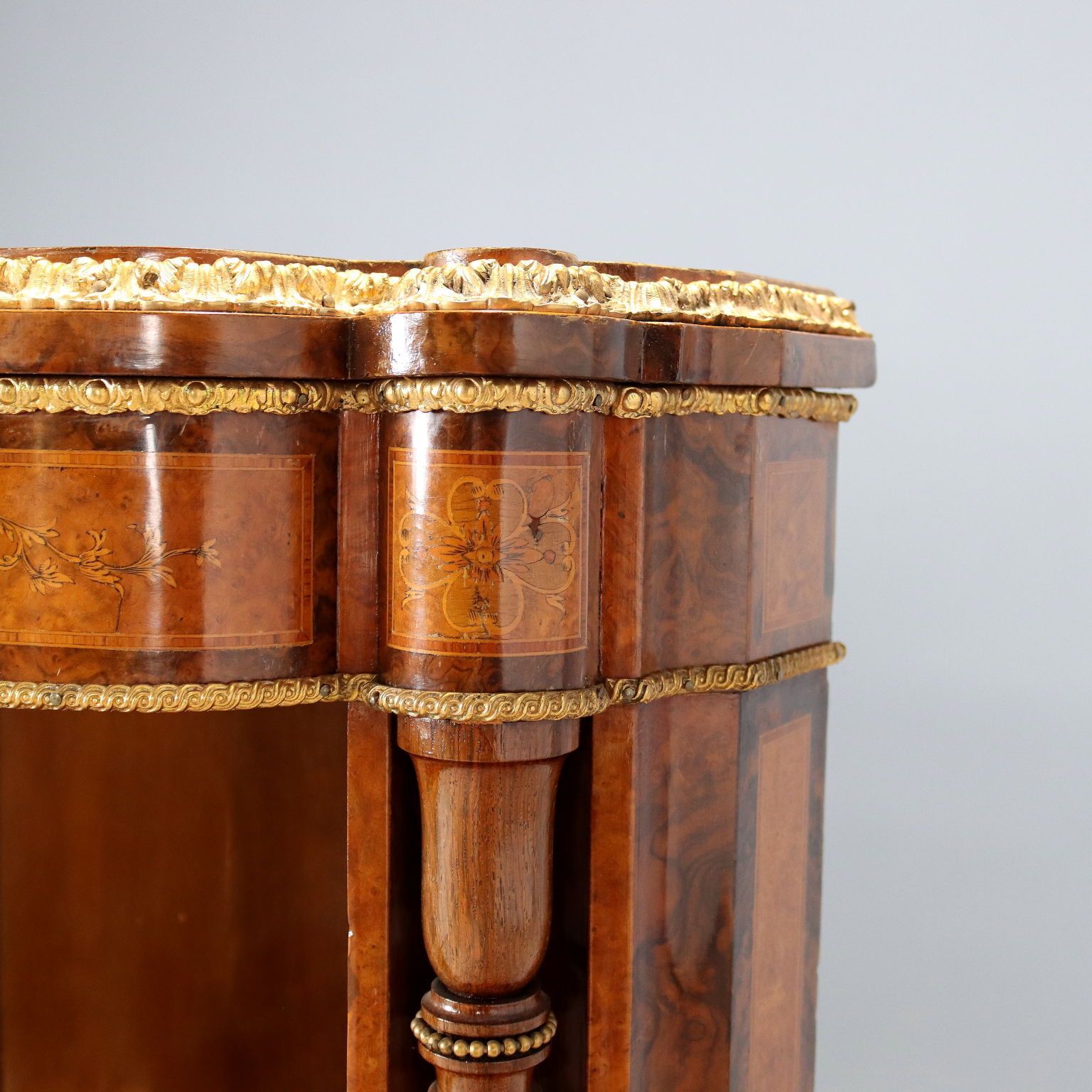 Furniture Antique Chest Of Drawers Maple Burl Veneer United Kingdom XIX Century photo