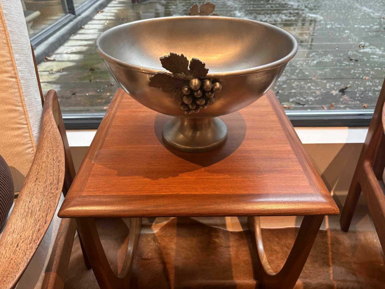 Woonaccessoires Tinnen Champagnekoeler Met Druivenmotief – Vintage Frans – Bardecoratie photo