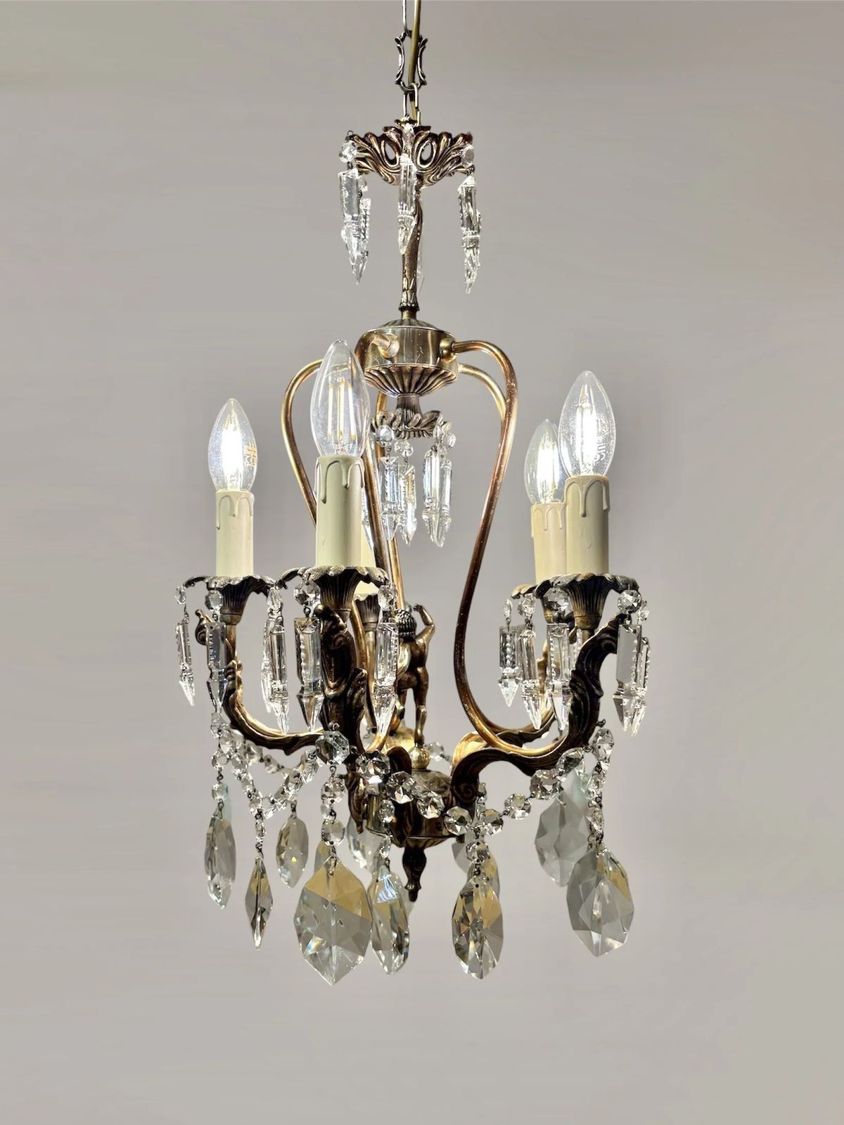 Italian Mid Century Gilded Brass Chandelier With Bohemian Crystal photo furniture