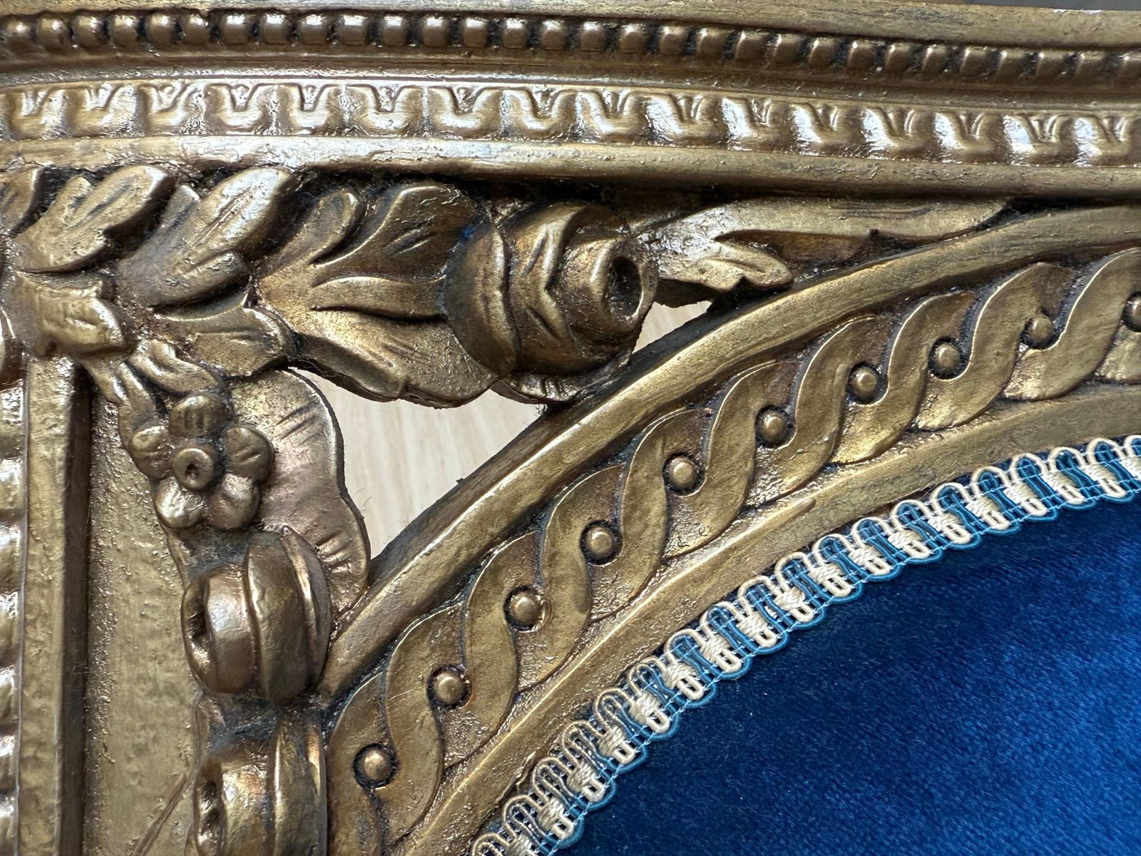 photo furniture Pair Of Louis XVI Style Giltwood Armchairs With Blue Klein Velvet