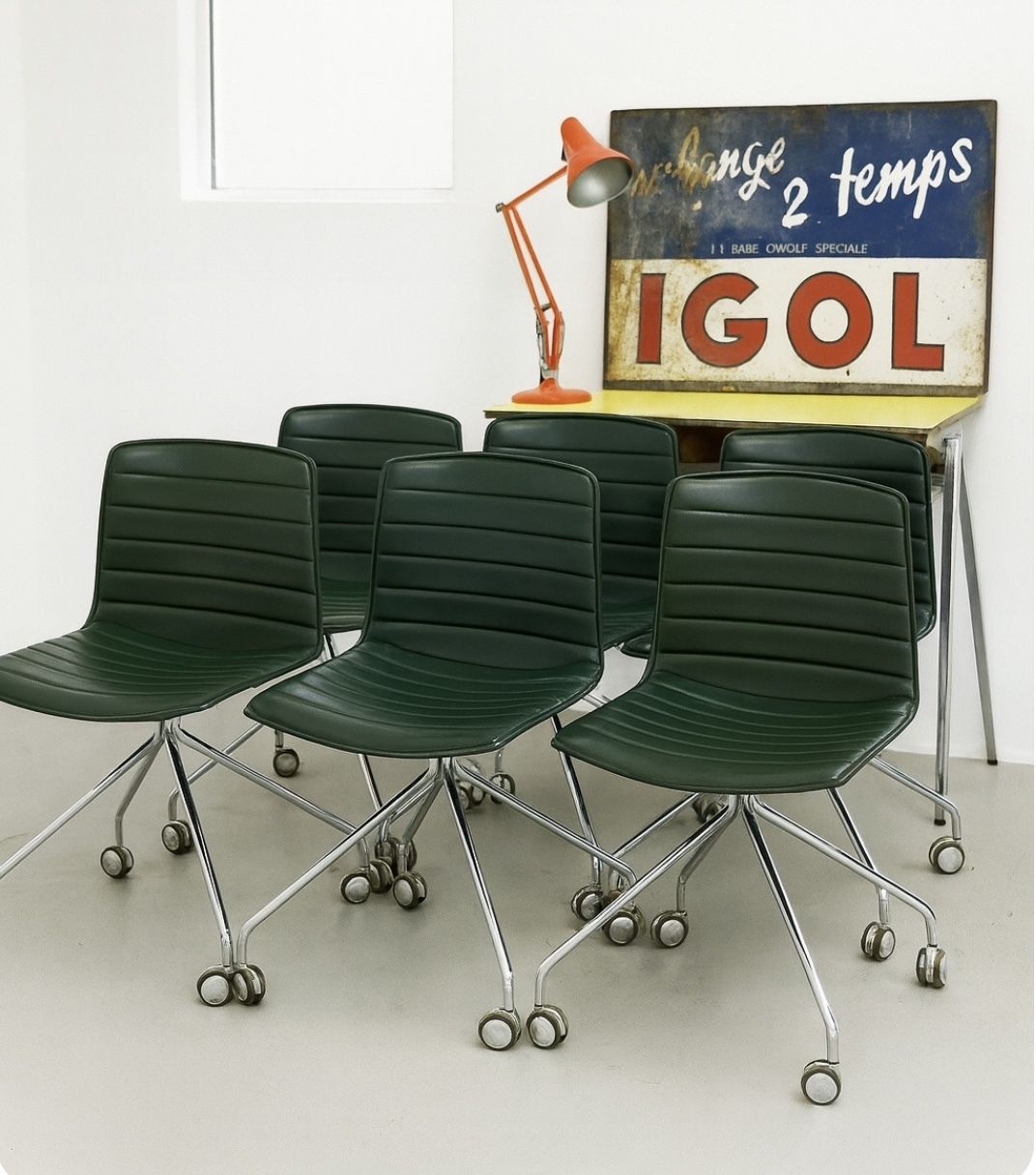 photo buy Arper Catifa 46 Studio / Office Chairs Dark Green Leather.      Va