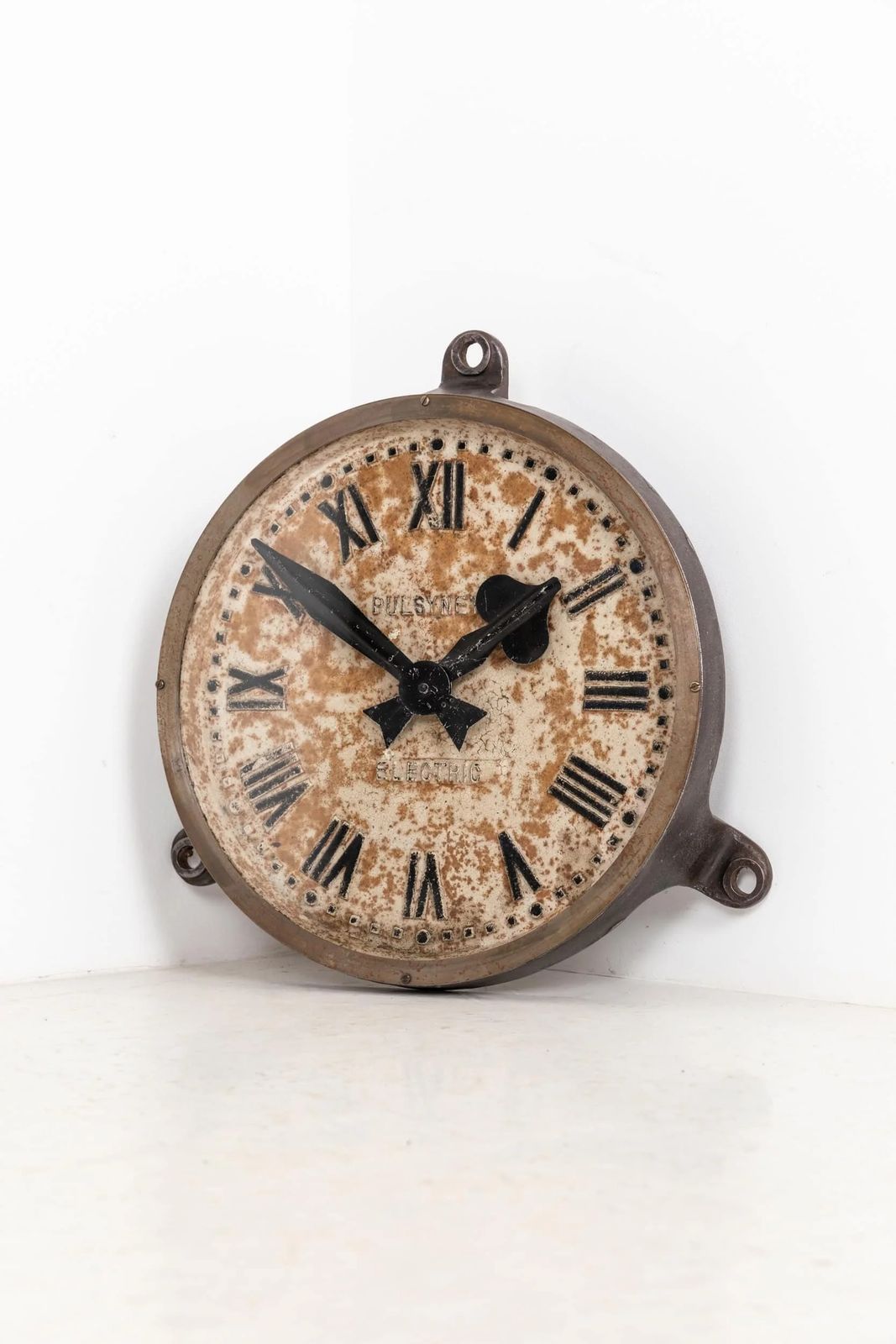 Early Industrial Cast Iron Gents Of Leicester Factory Clock