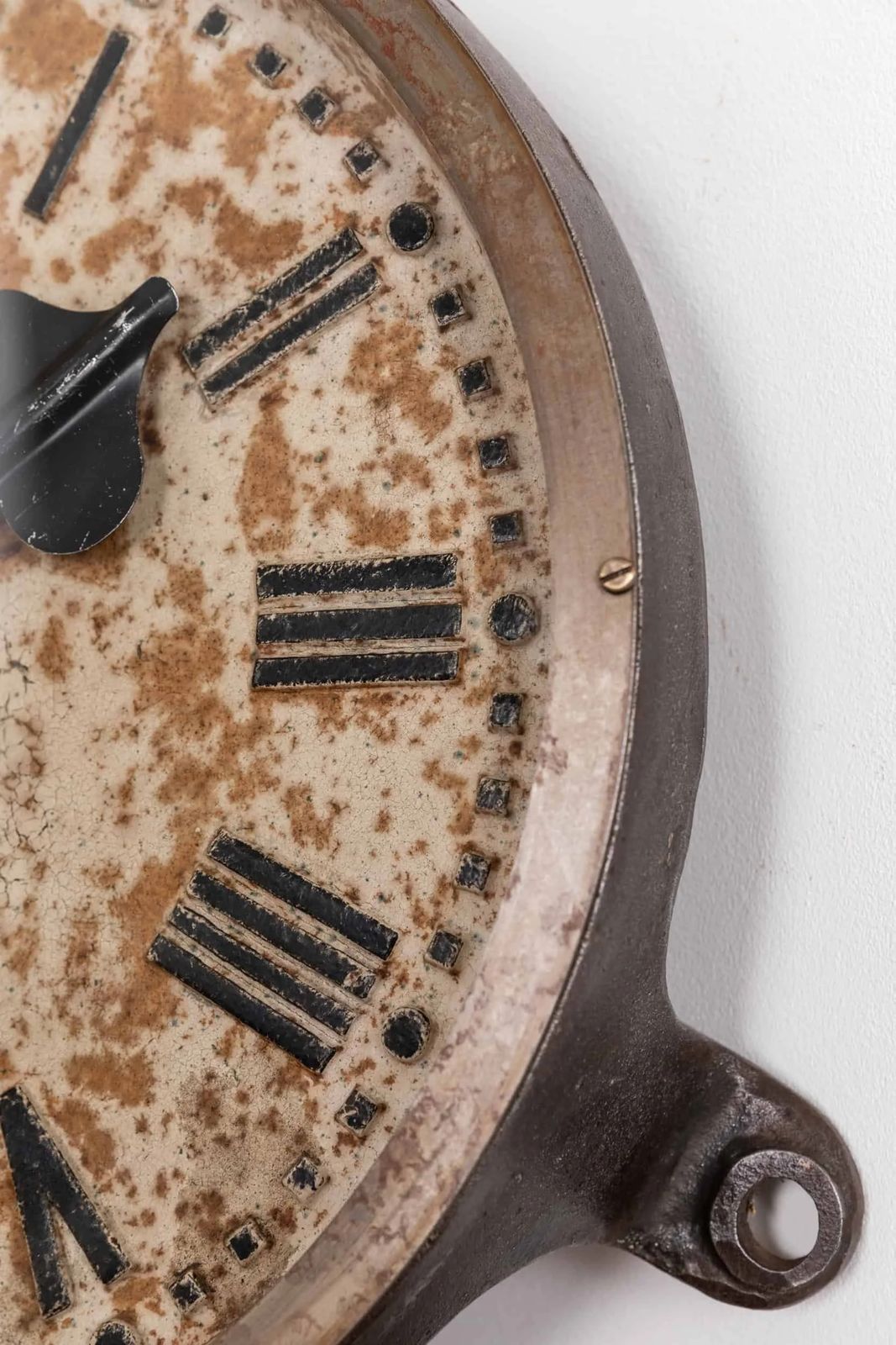 Early Industrial Cast Iron Gents Of Leicester Factory Clock photo vinterior