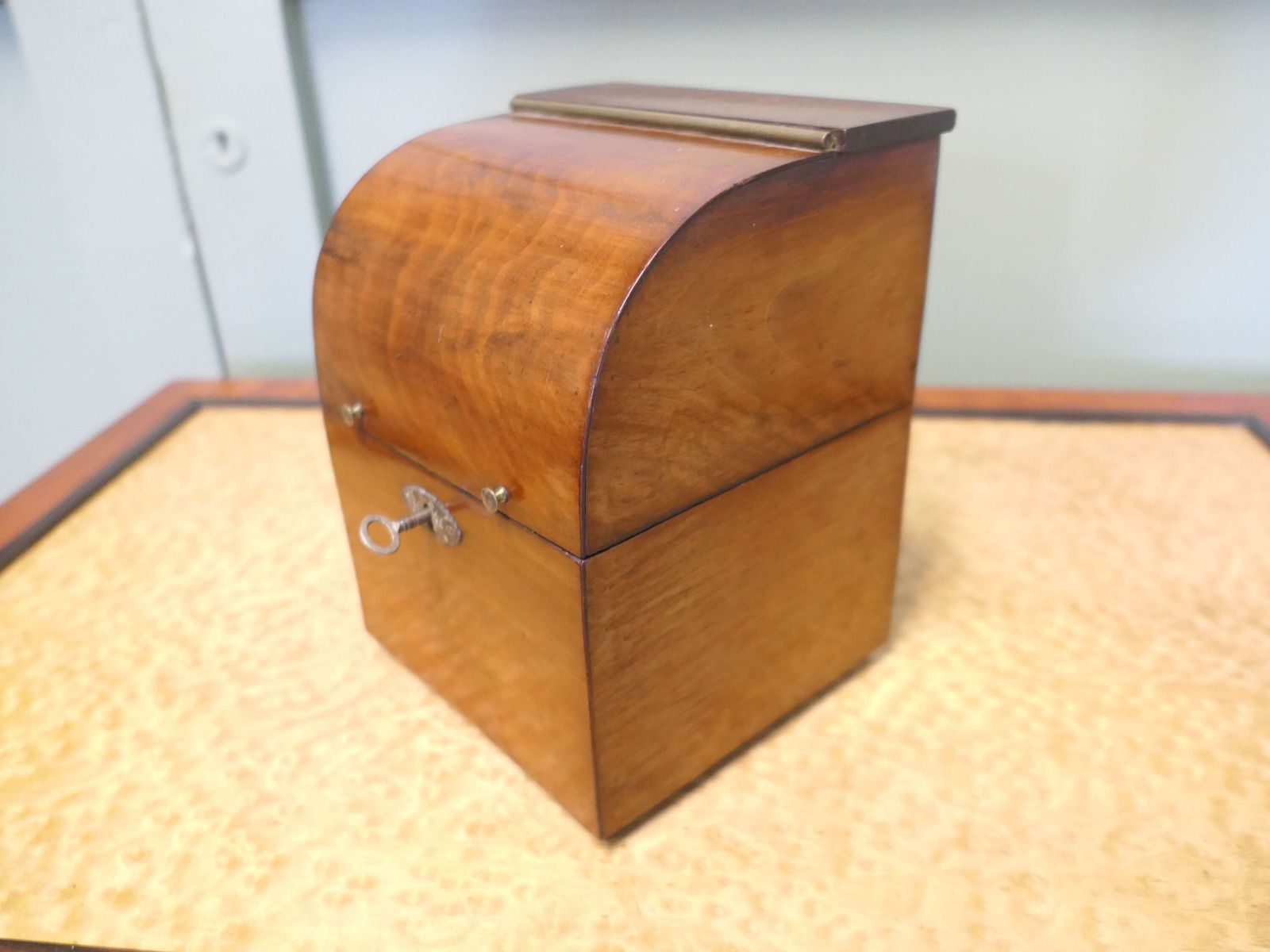 19th Century Fitted Decanter Box, 4 Decanter Tantalus photo furniture