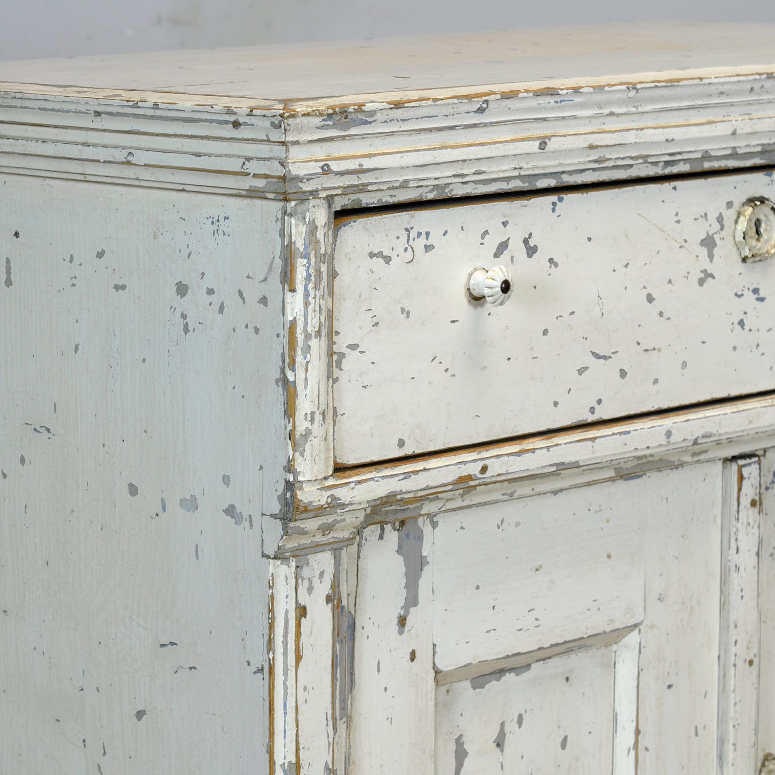 photo furniture Pine Sideboard, 1910s
