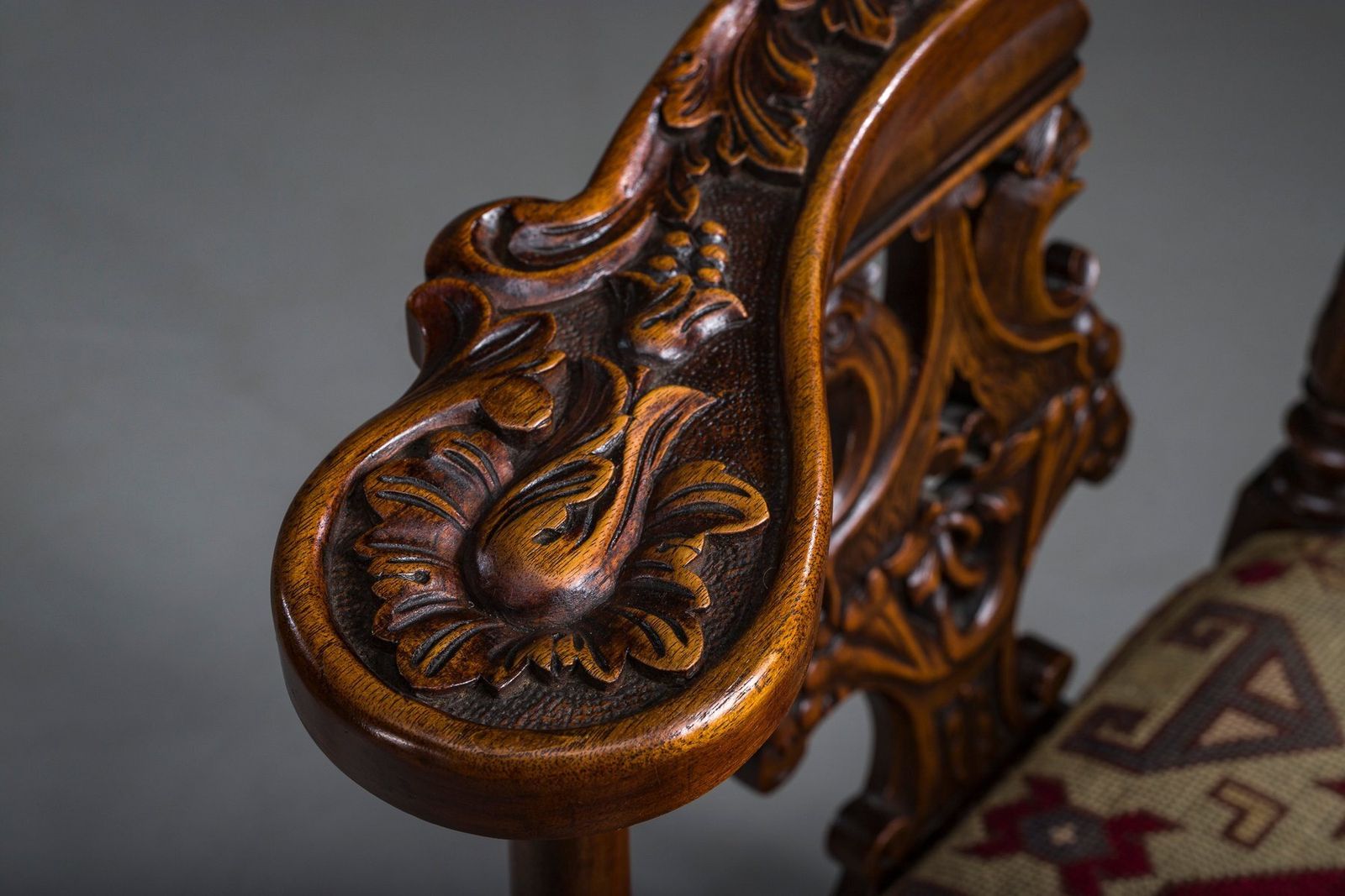 19th Century Italian Renaissance Style Carved Walnut Corner Chairs, Set Of 2 photo vinterior