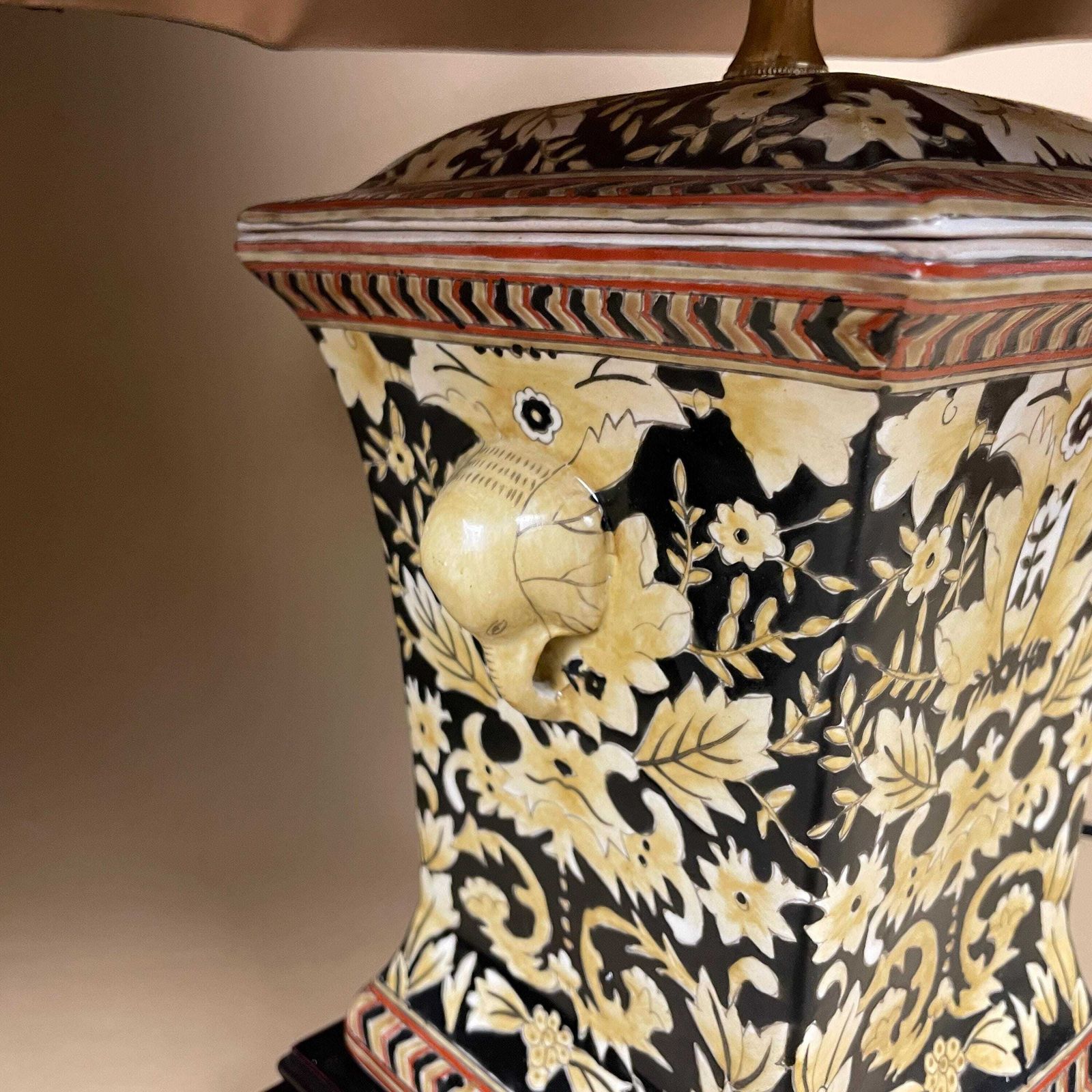 Pair Of Oriental Ceramic Lamps With Lampshades Black Yellow Patterned Vintage Chinoiserie Porcelain Bedside Table Lighting Lamp Chinese Wood photo Lighting