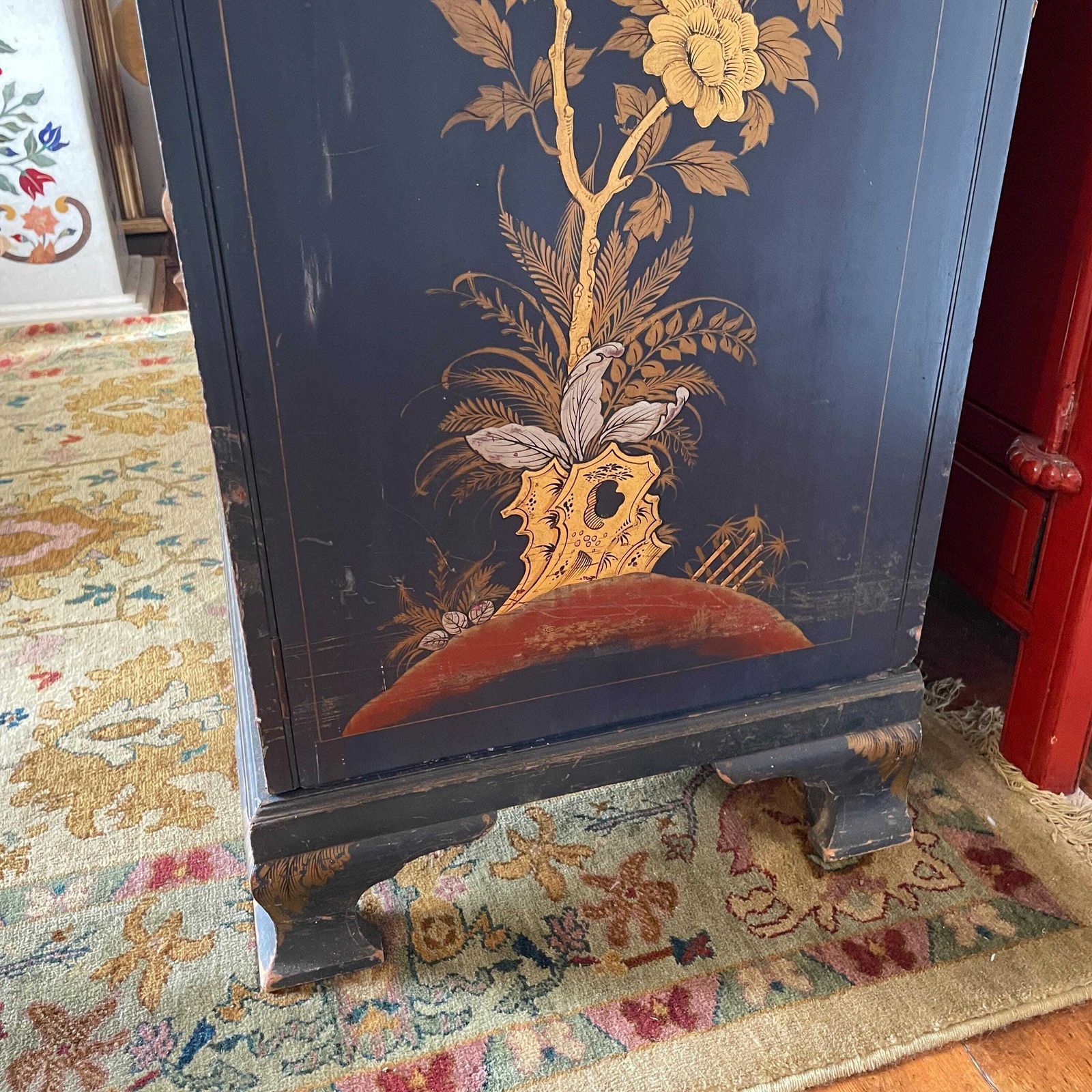 photo vinterior Oriental Lacquer Wardrobe Vintage Double Cabinet Painted Chinoiserie Blue Asian Bedroom Hand Decorated Gold Red Furniture Figures Scenes