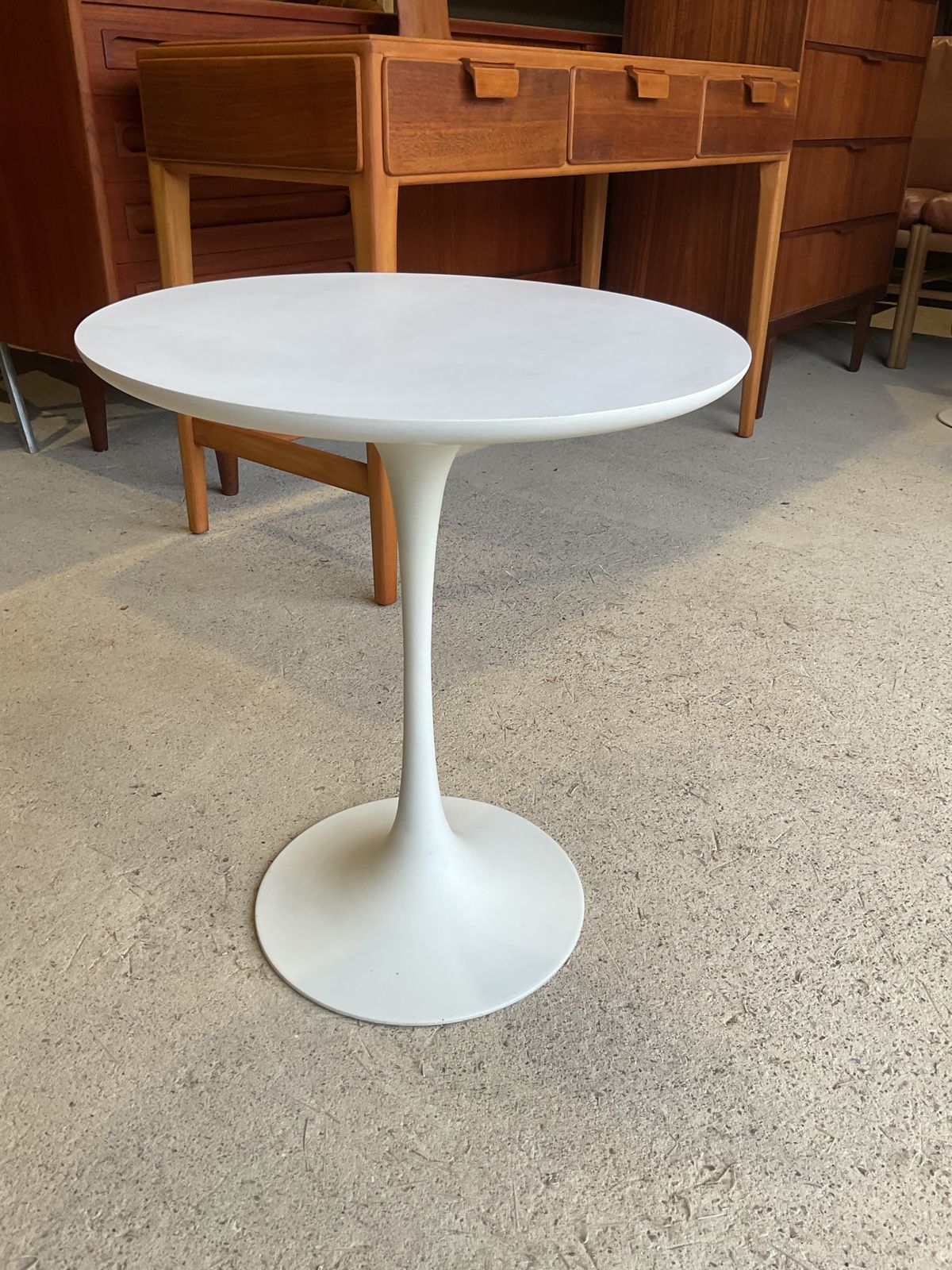 Space Age Tulip Side Table   Coffe Table By Maurice Burke For Arkana 1960s photo vintage