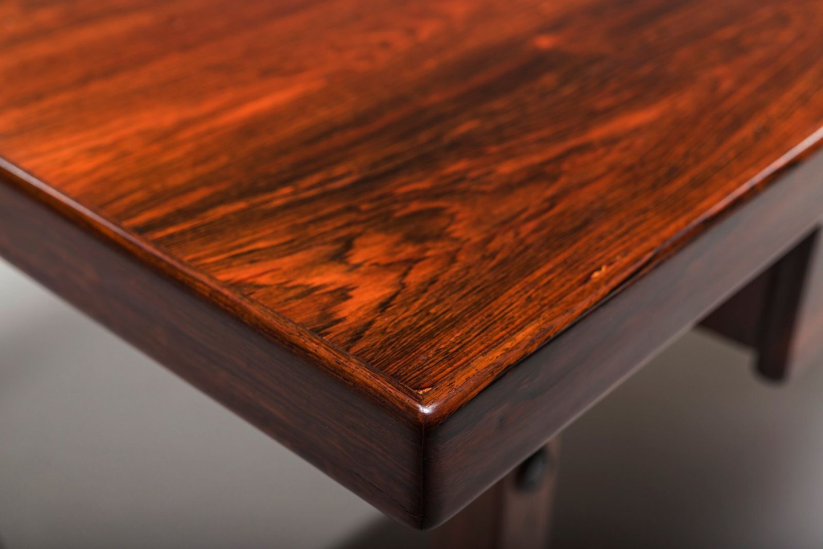 photo vintage Itamaraty Desk By Sergio Rodrigues For Oca 1960s