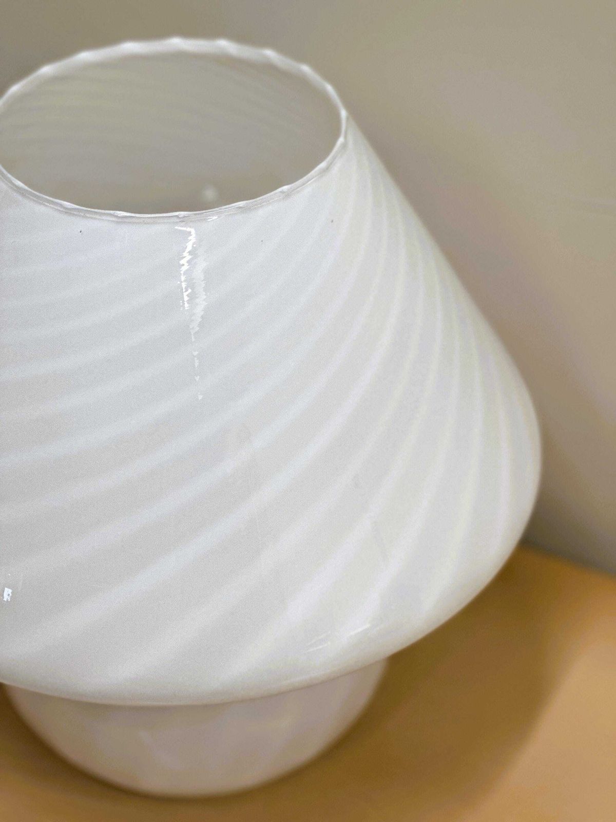 photo furniture Vintage White Swirl Glass Mushroom Lamp – Italian Style Opaline Table Lamp. 1970s. Italy