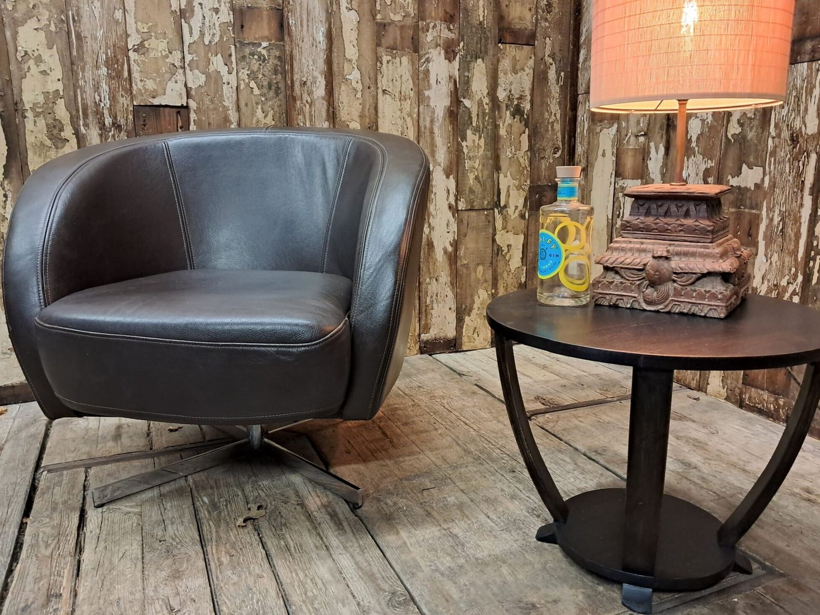 photo furniture 1970s Leather Tub Swivel Chair