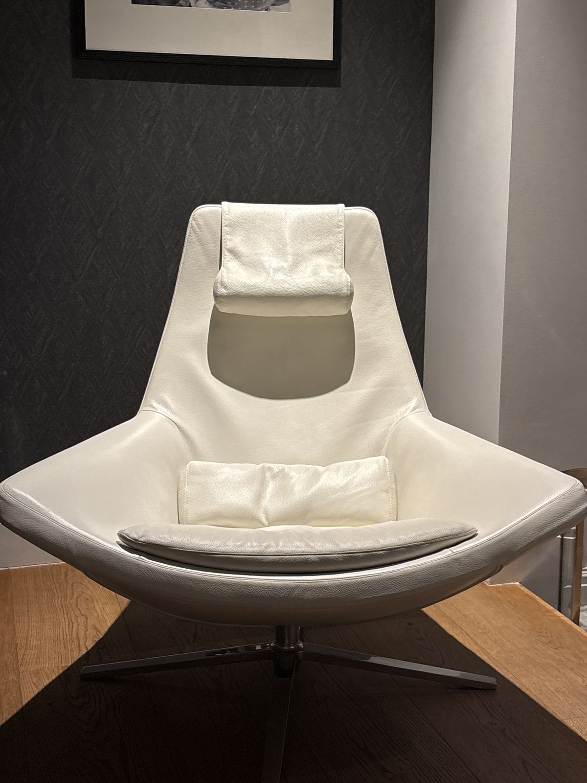 B&B Italia ‘Metropolitan’ Swivel Armchair In White Leather