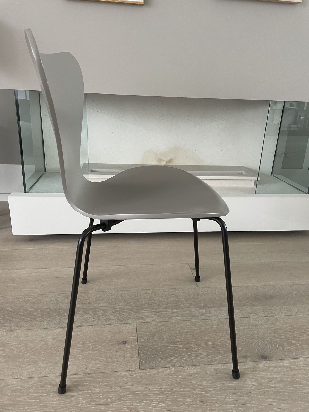 Fritz Hansen Series 7 Dining Chair – Deep Clay – Arne Jacobsen Design photo Furniture