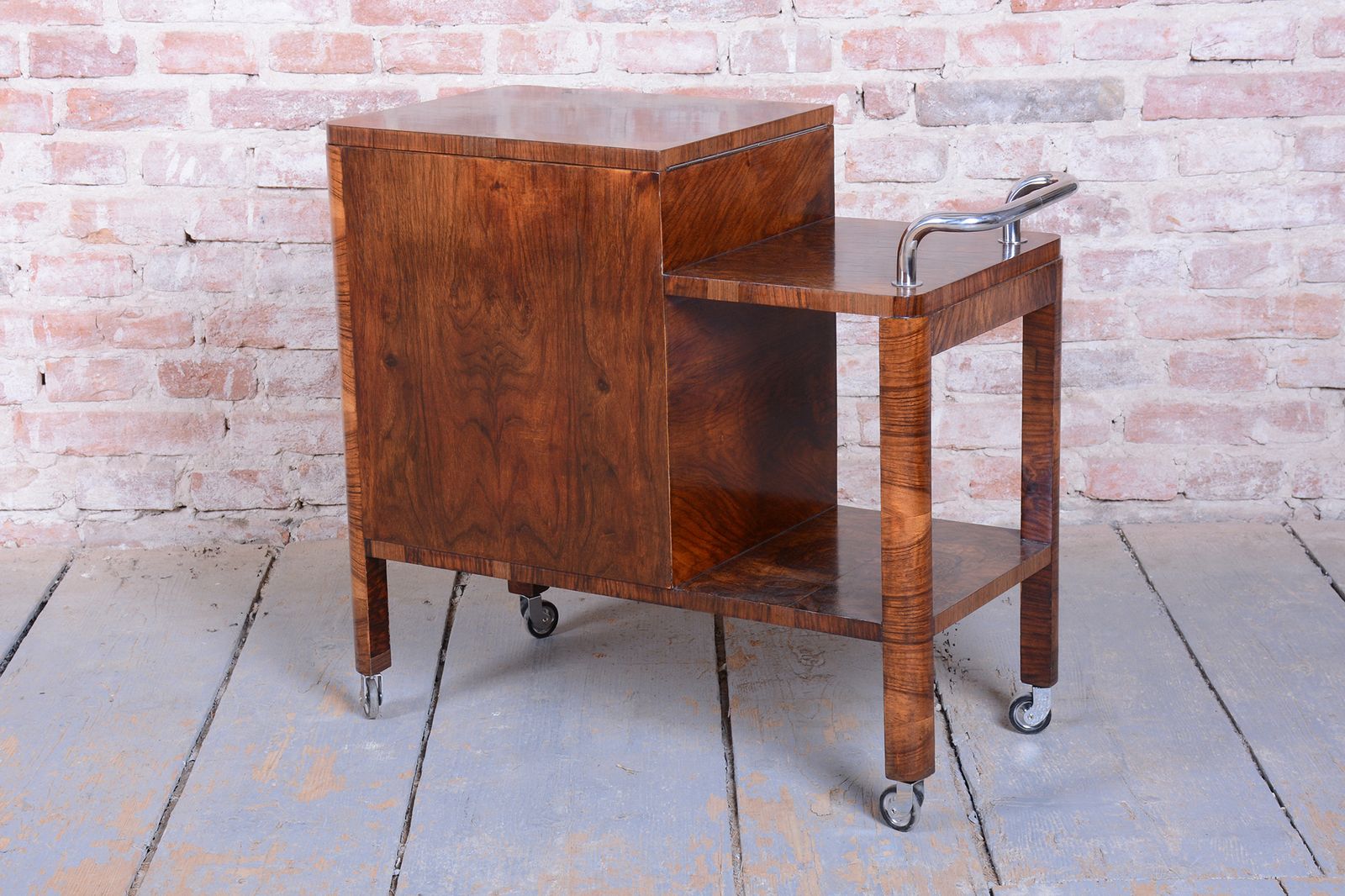 photo vintage Restored Art Deco Serving Trolley, Walnut, Repolished, Czech, 1920s